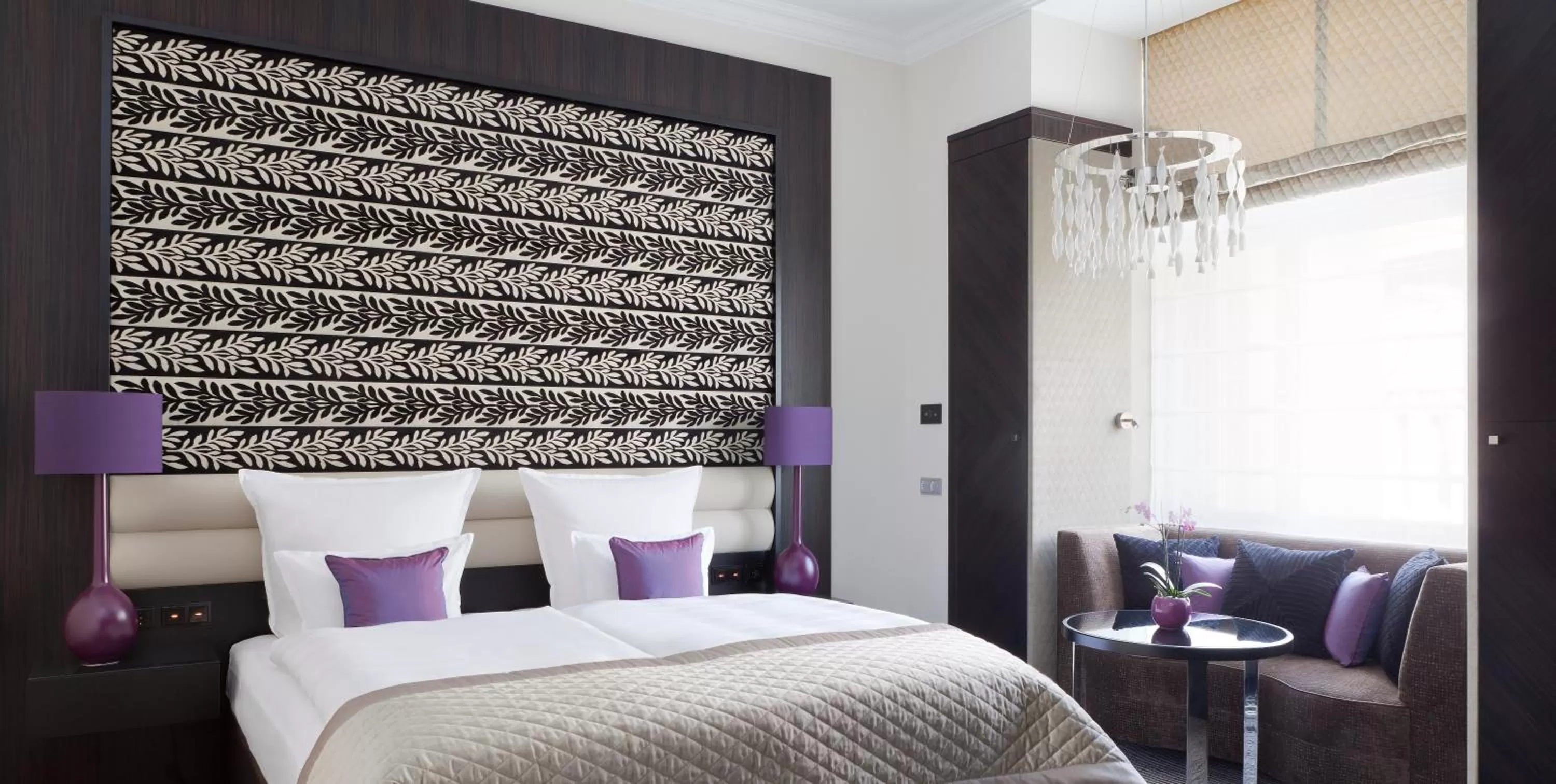 Bed in Steigenberger Icon Grandhotel Handelshof Leipzig