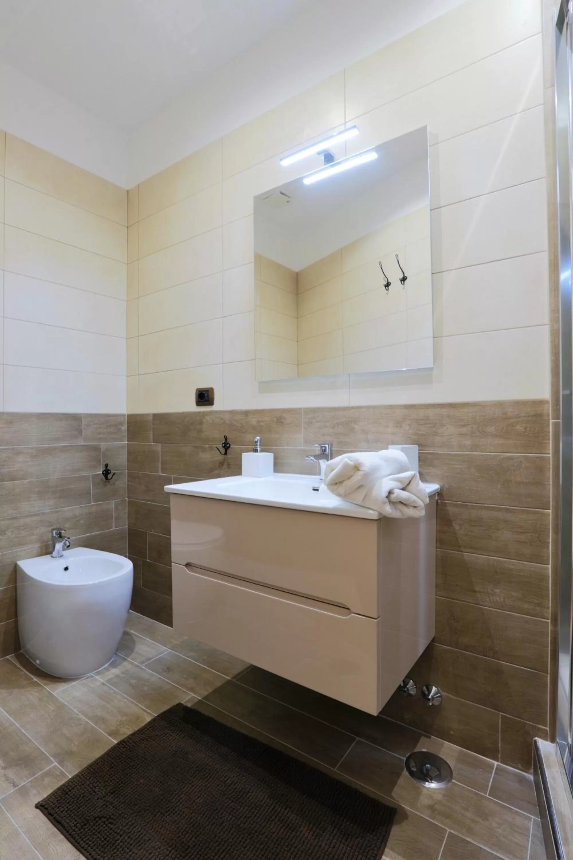 Bathroom in Napoli Vesuvio Apartments by Dimorra