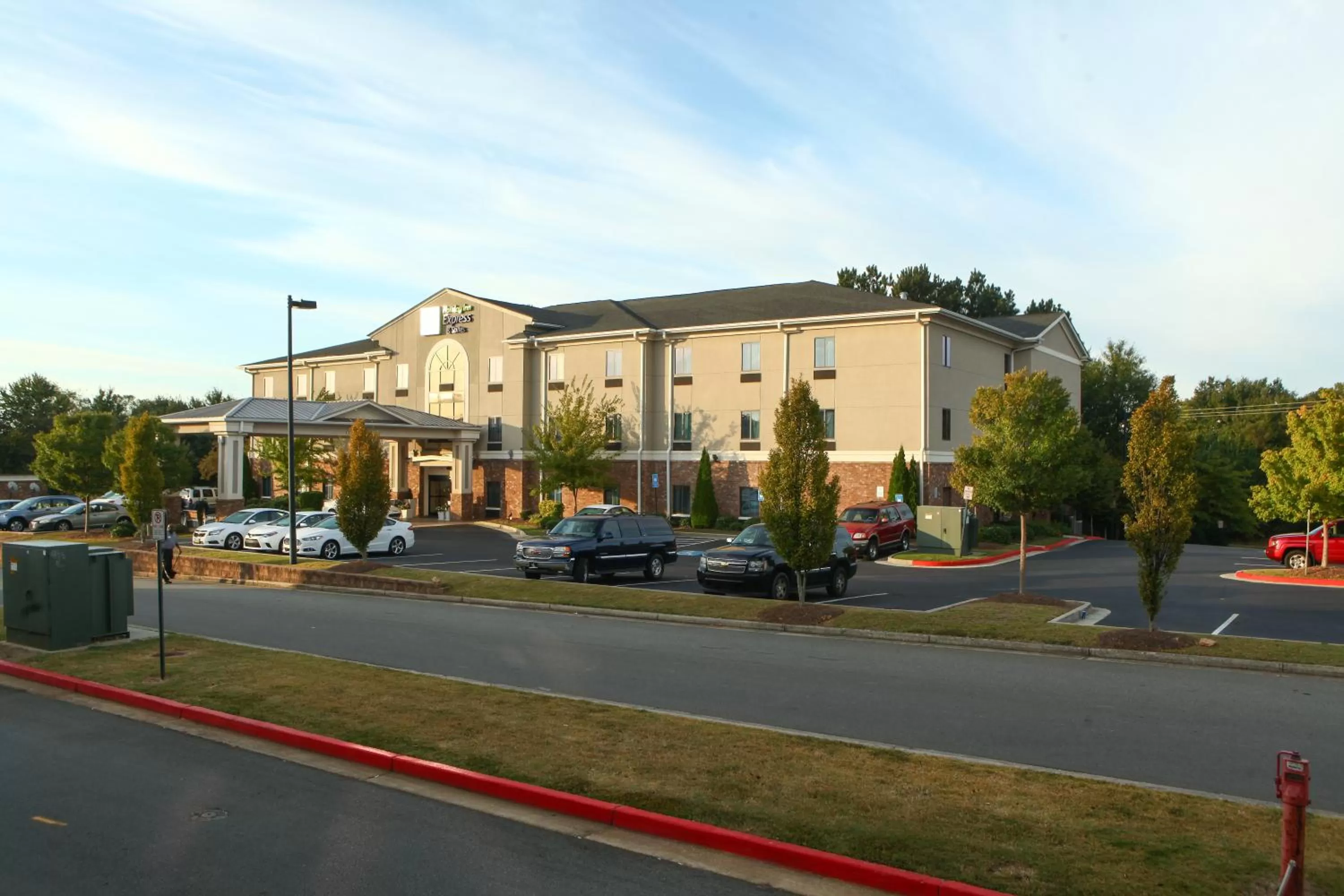 Property building in Holiday Inn Express Hotel & Suites Austell Powder Springs by IHG