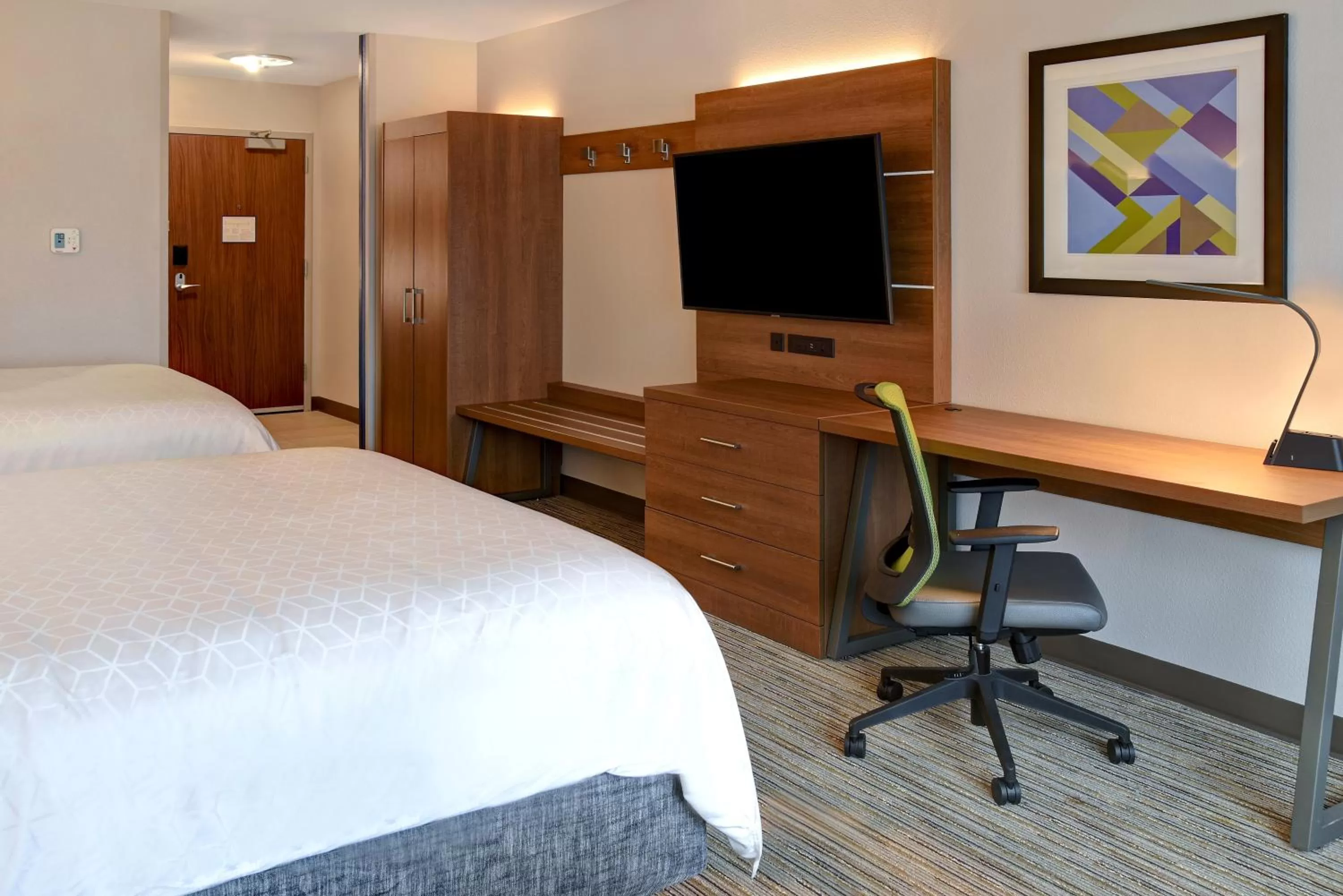 Photo of the whole room, Bed in Holiday Inn Express & Suites - Ottawa by IHG