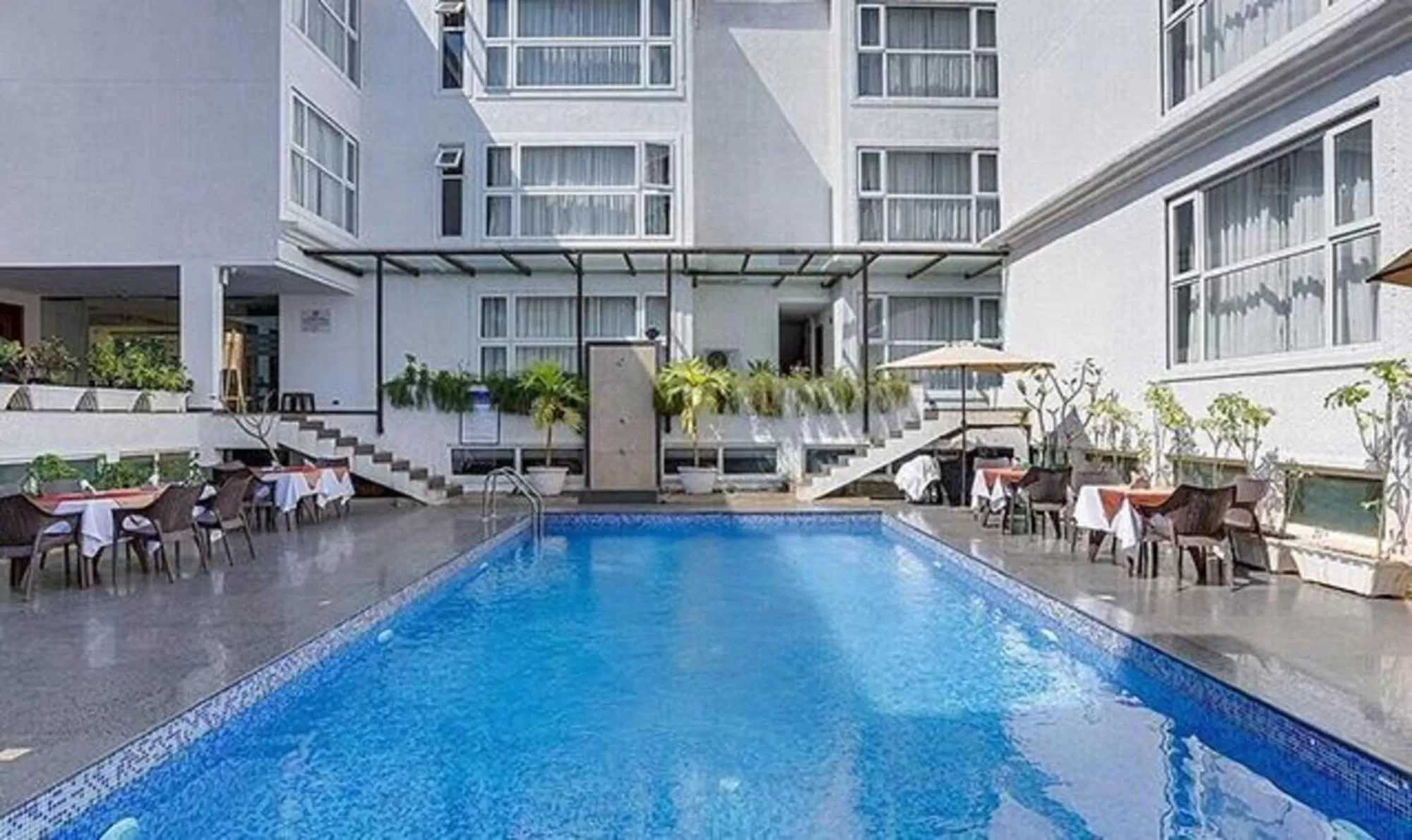 Swimming pool in Okean De Goa Vagator