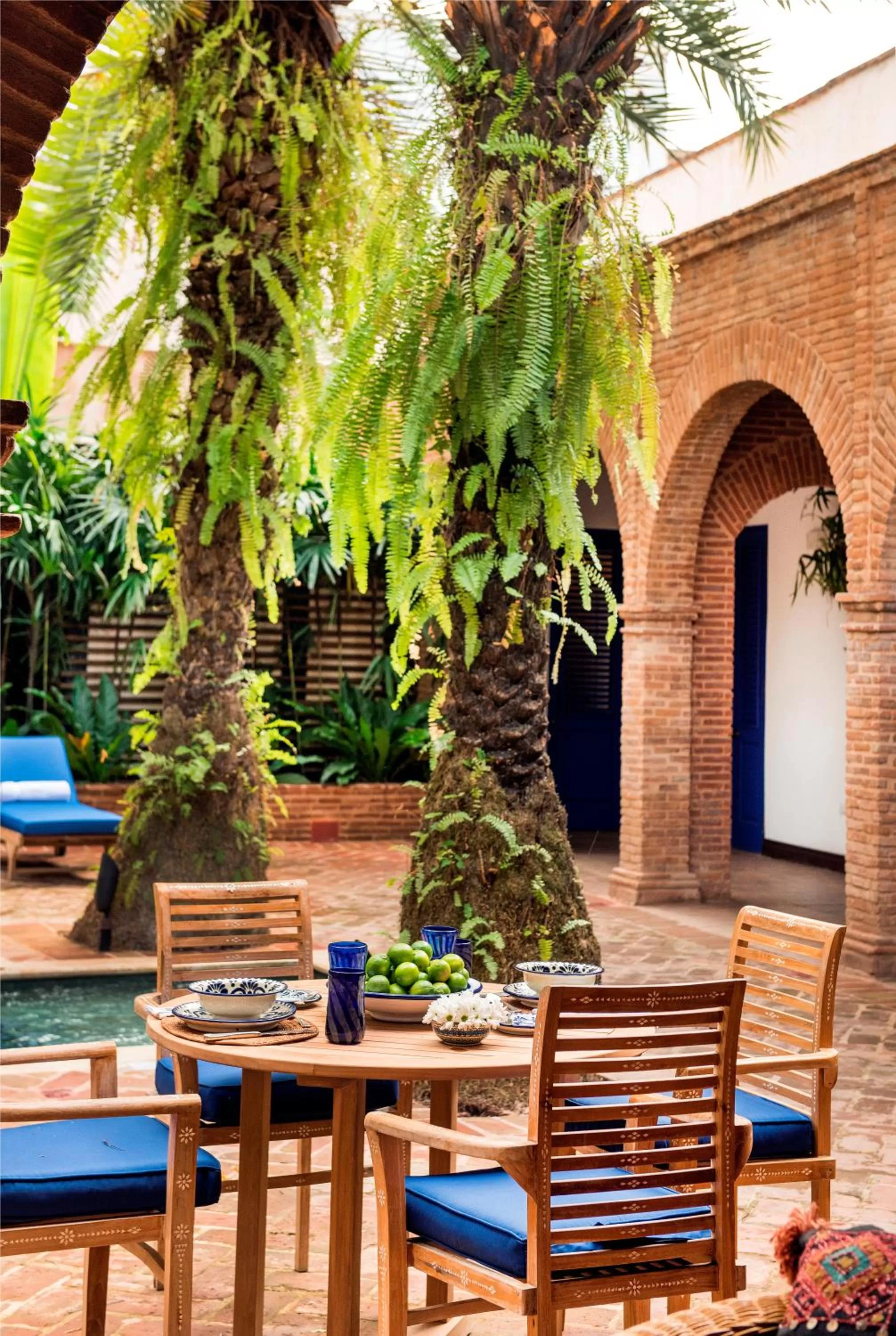 Patio in Casas del XVI
