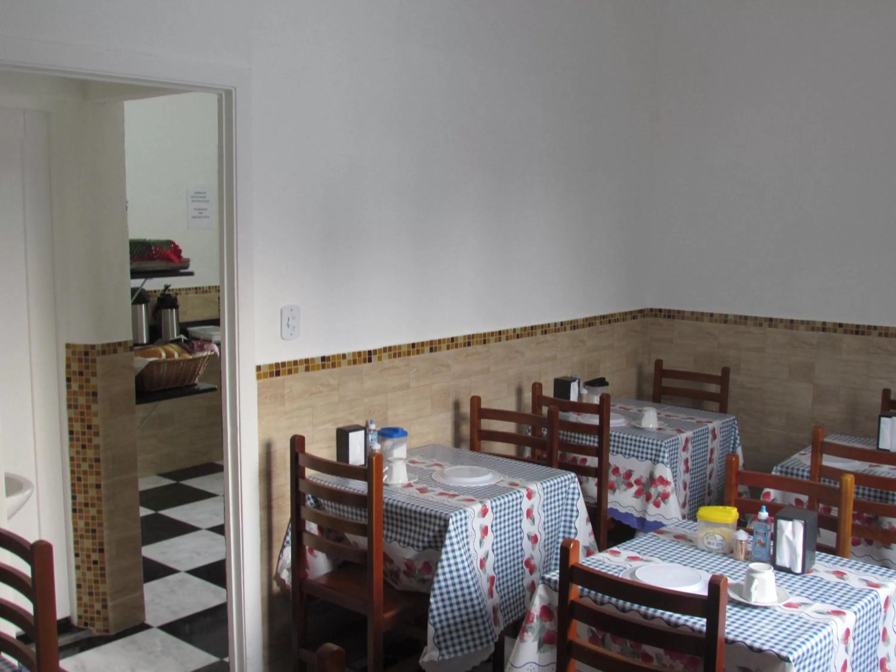 Dining area, Restaurant/Places to Eat in Hotel Plaza Olido