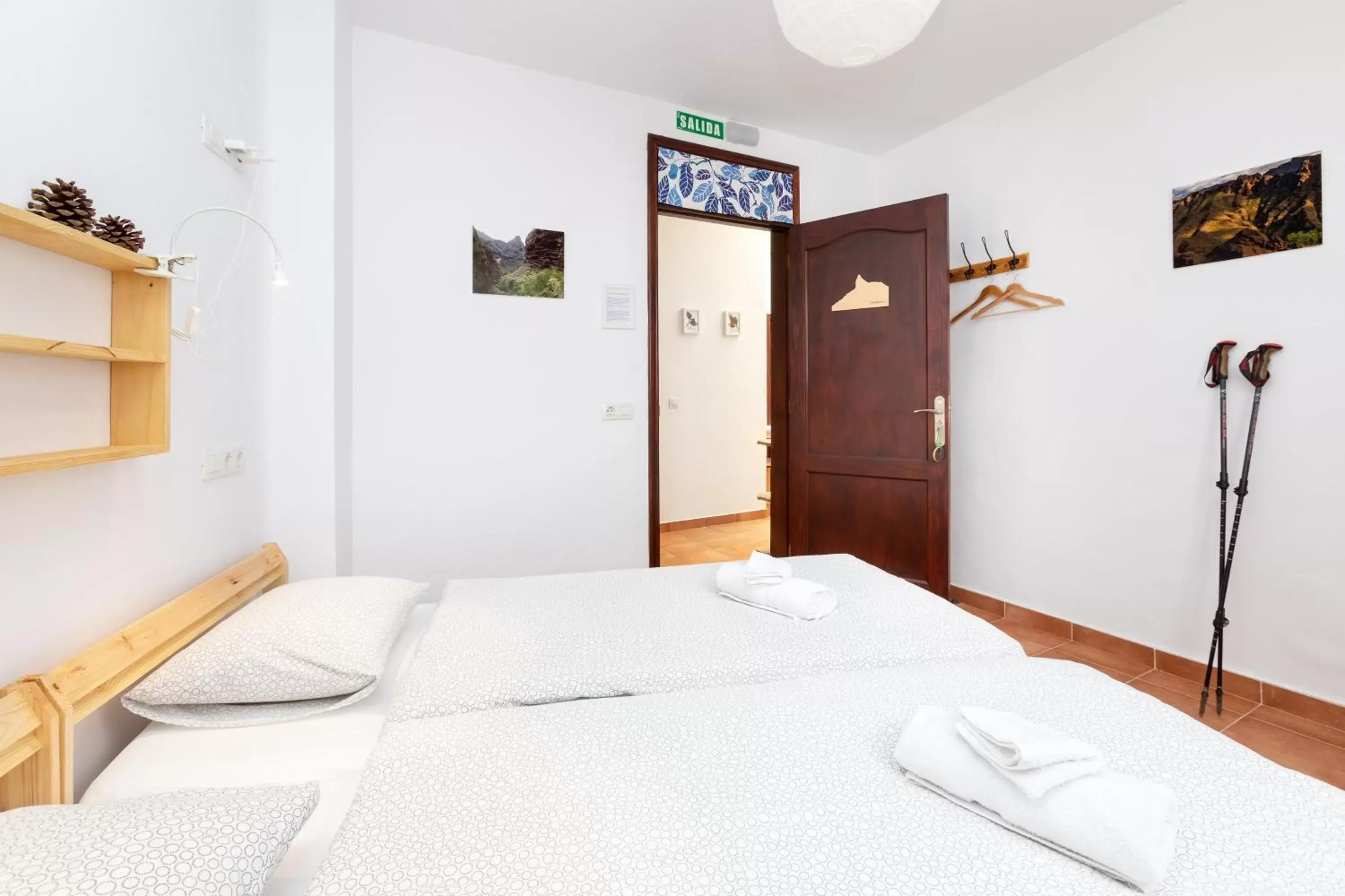 Twin Room with Shared Bathroom in TenoHomes Rustic House with Terrace & Nature Views Twin Room with Shared Bathroom in TenoHomes Rustic House with Terrace & Nature Views