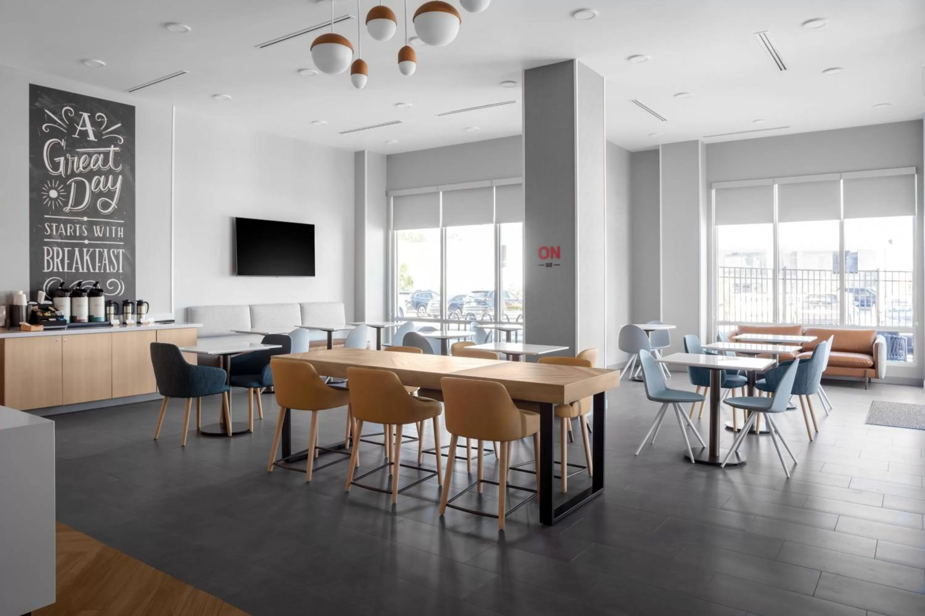 Breakfast in TownePlace Suites by Marriott Tampa Clearwater