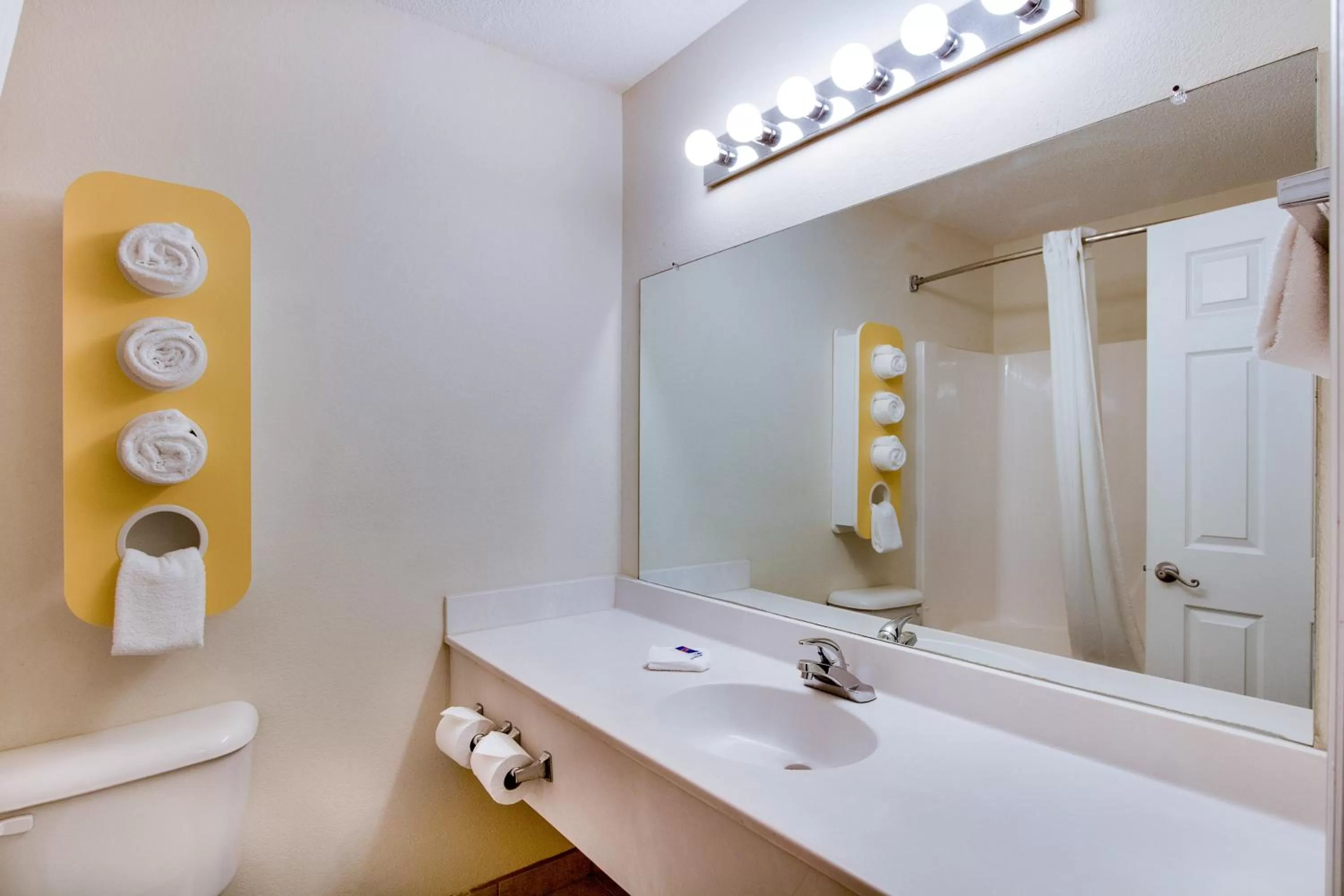 Bathroom in Motel 6-Hinesville, GA