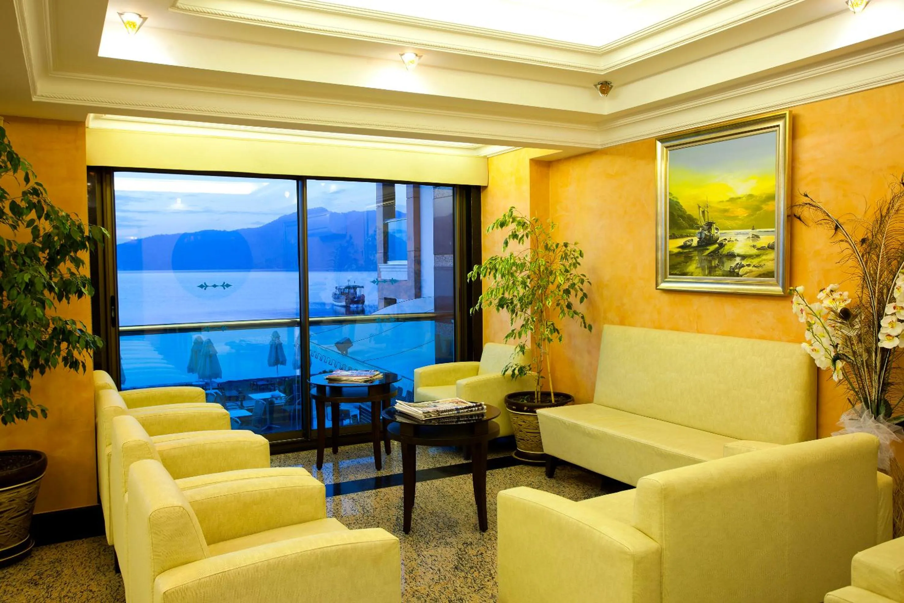 Library in Örsmaris Boutique Hotel