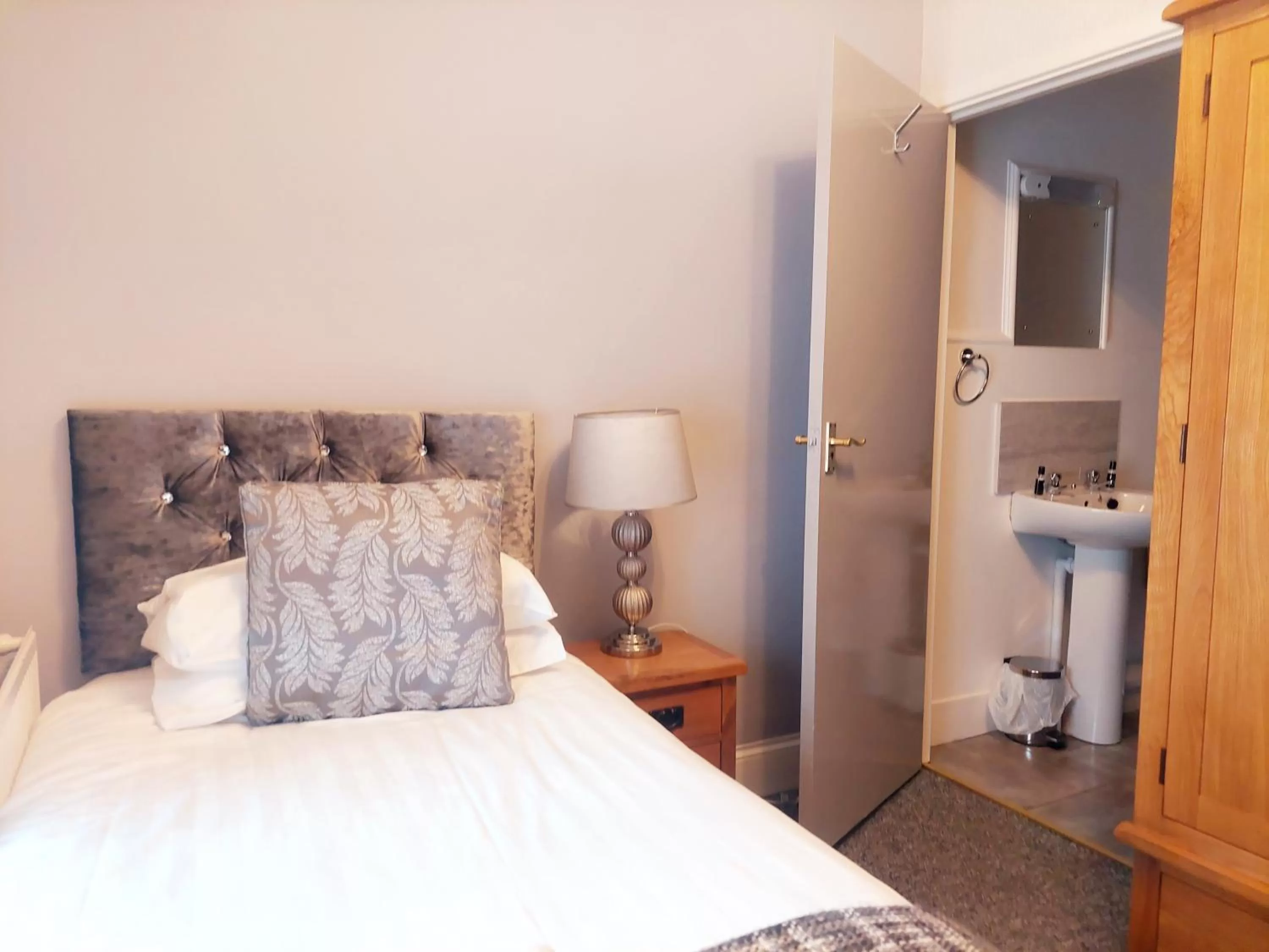 Bed in The Black Lion Royal Hotel