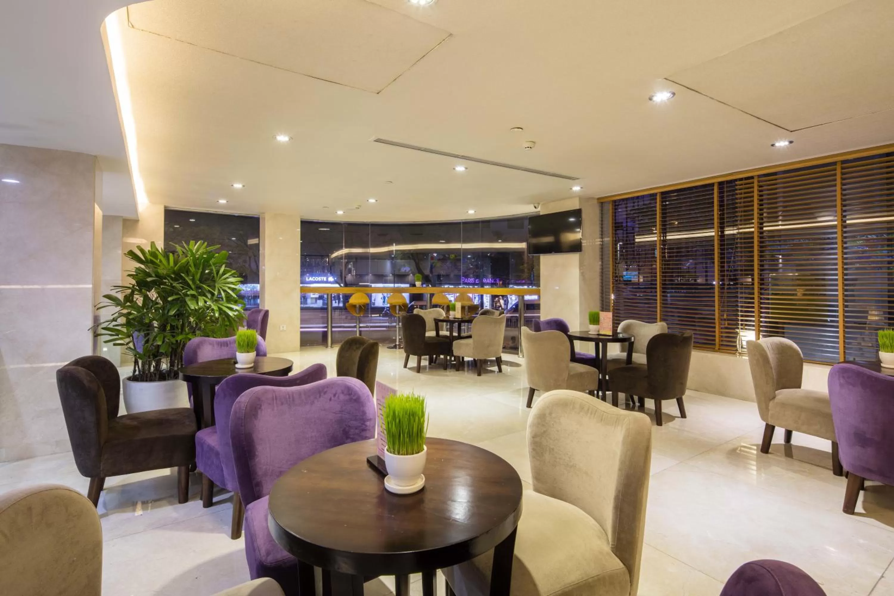 Lounge or bar in Paradise Saigon Boutique Hotel & Spa