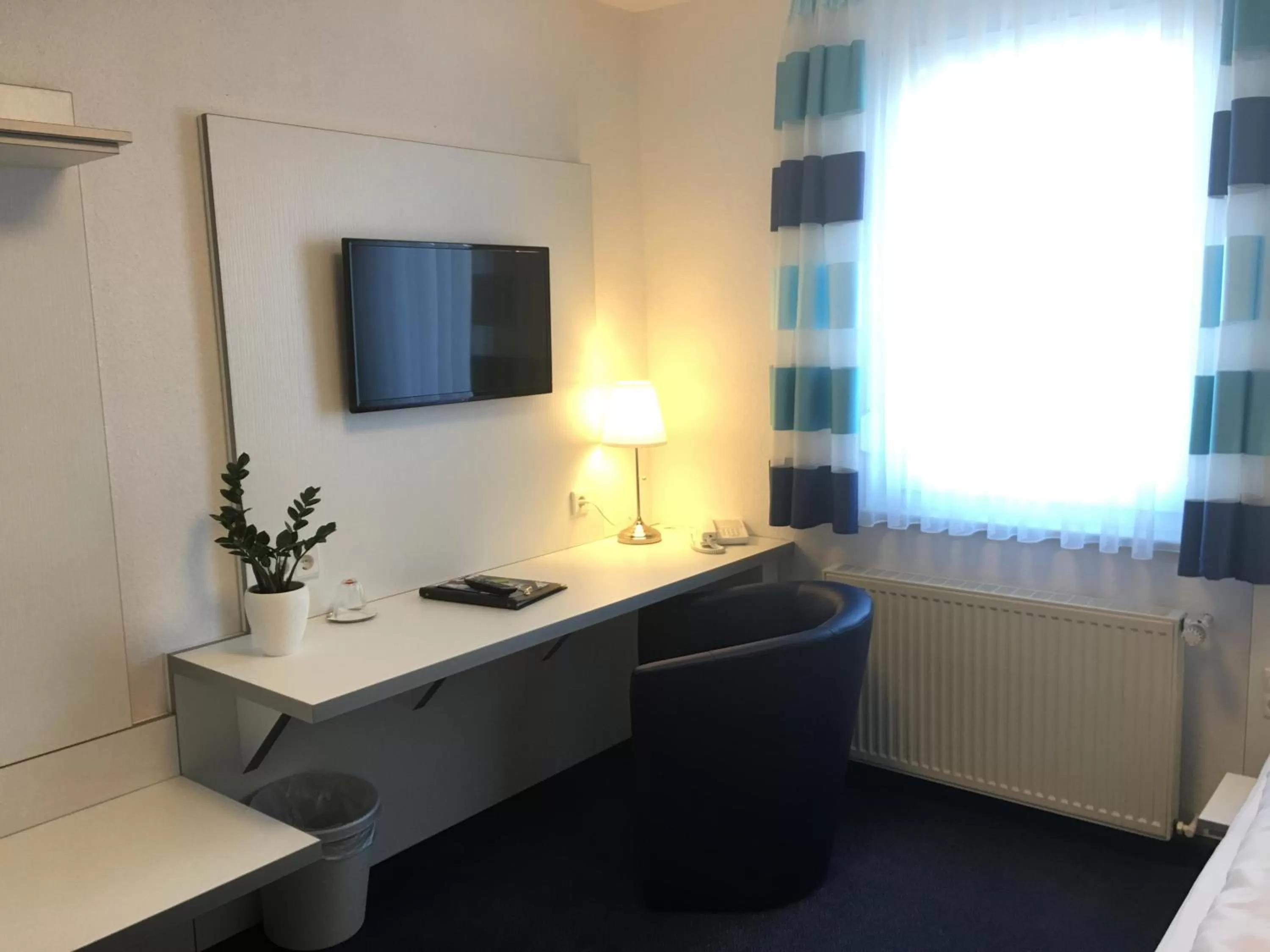 Photo of the whole room, Bed in Hotel & Restaurant Park Cafe ISA