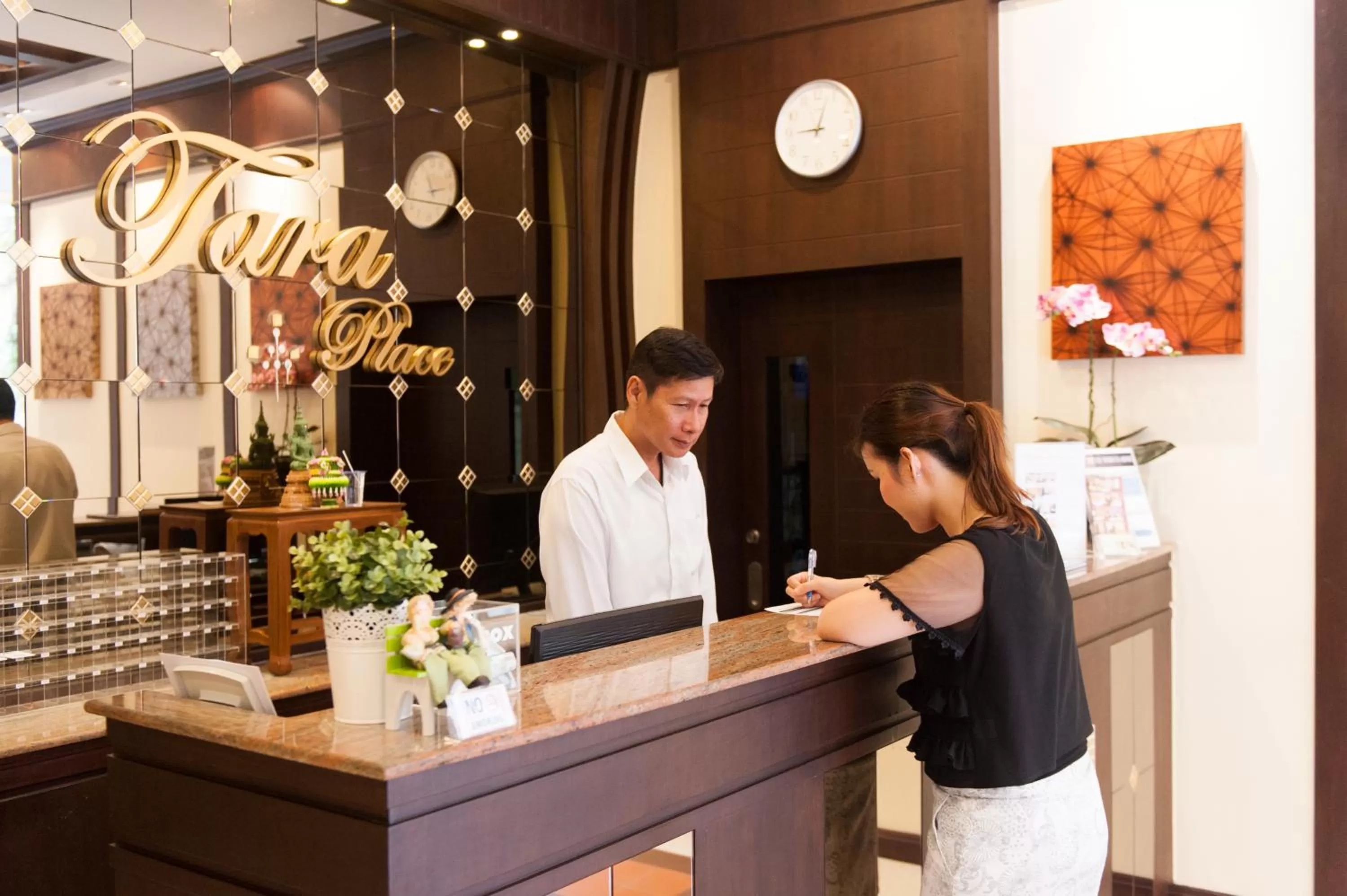 Staff in Tara Place Hotel Bangkok