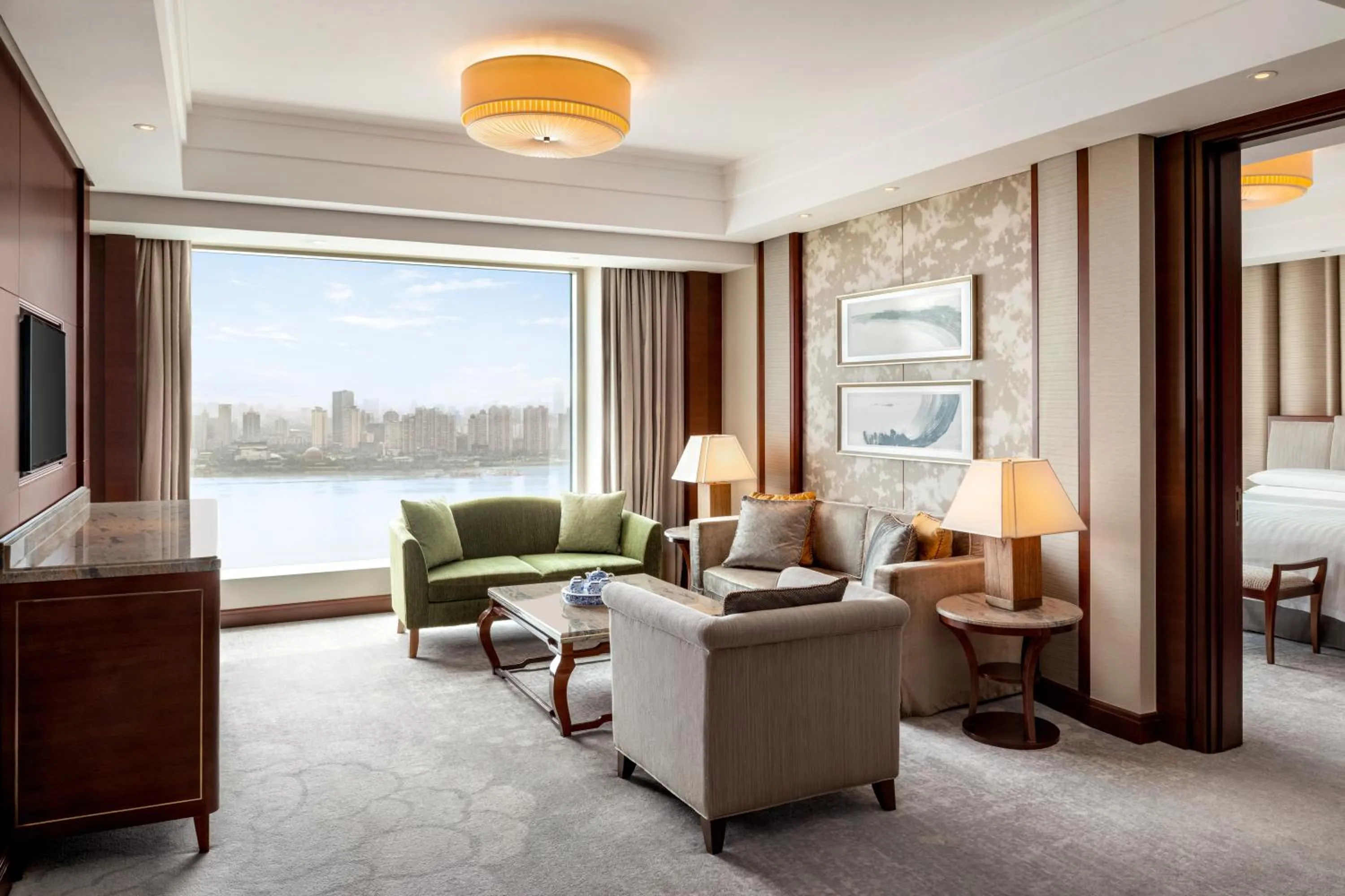 Photo of the whole room in Shangri-La Nanchang丨All room offer river views Just one stop from the Pavilion of Prince Teng