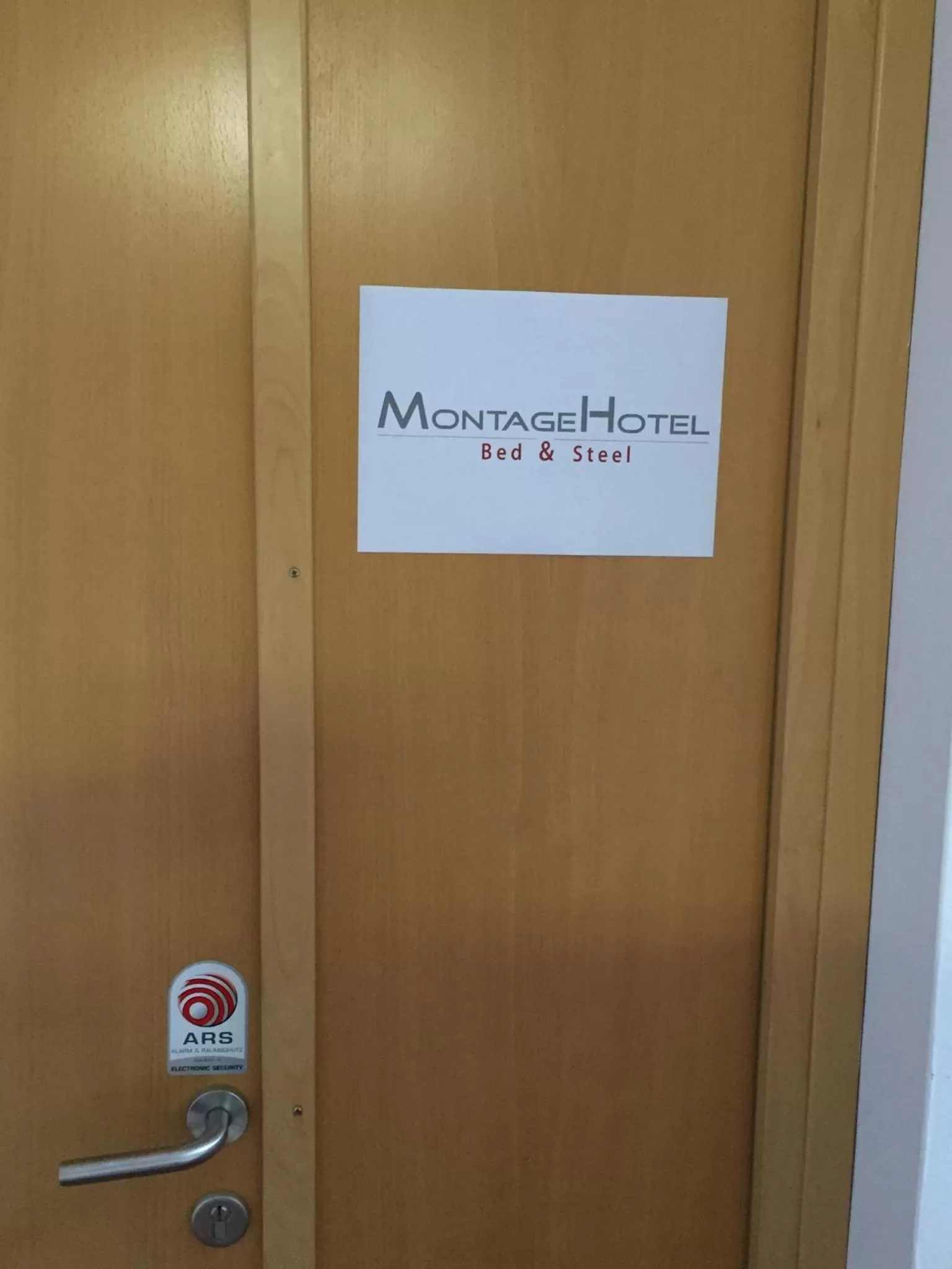 Logo/Certificate/Sign in Montagehotel Bed & Steel