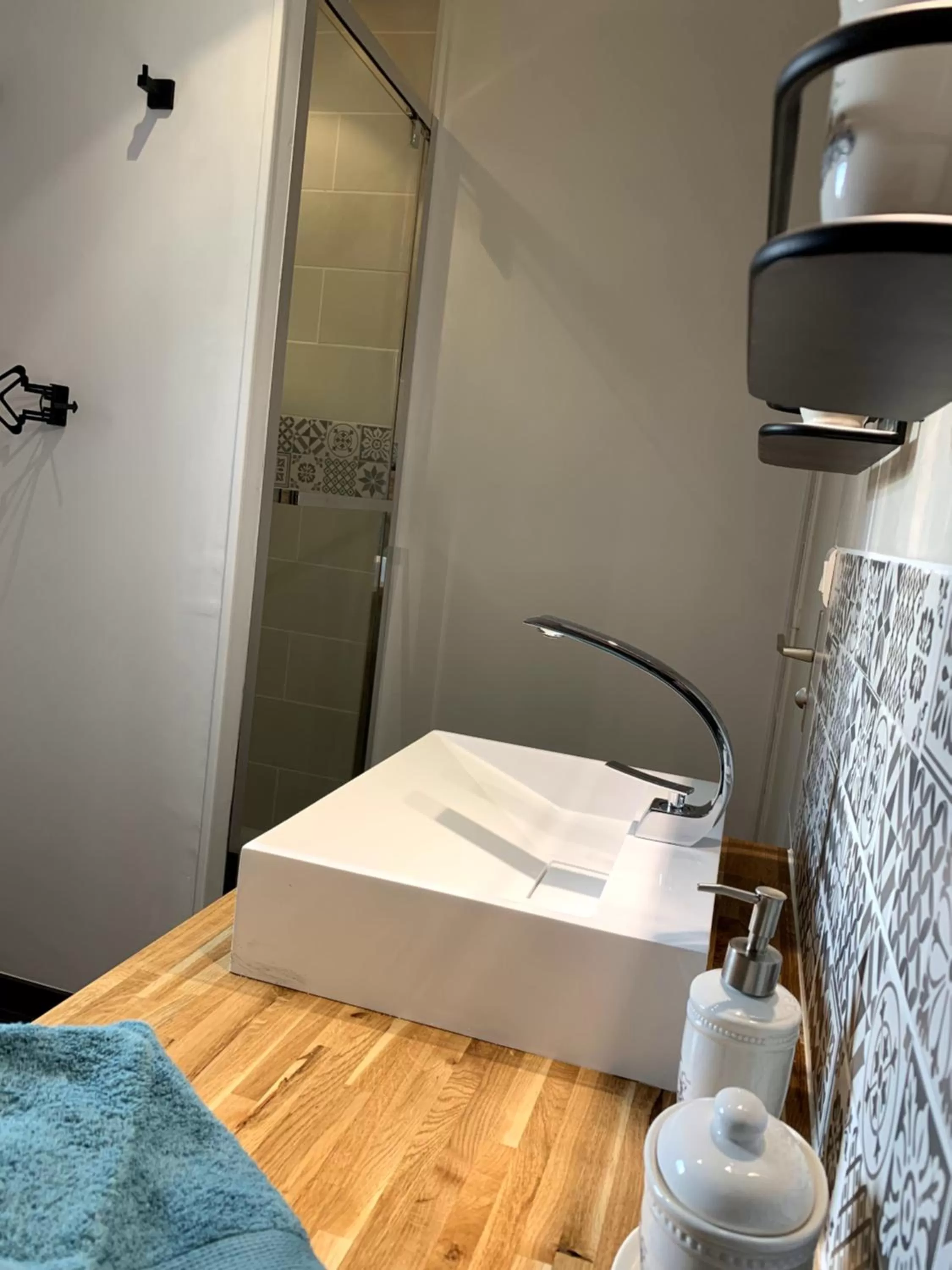 Bathroom, Bed in Le Bout Du Monde