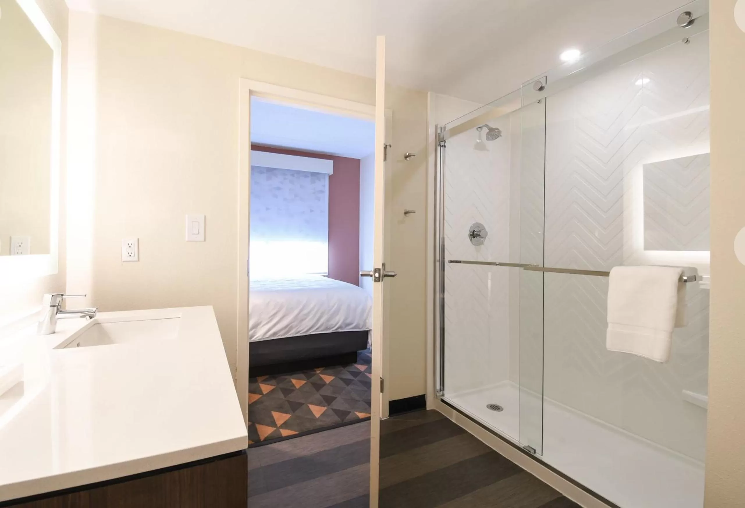 Bed in Holiday Inn Fredericksburg - Conference Center by IHG