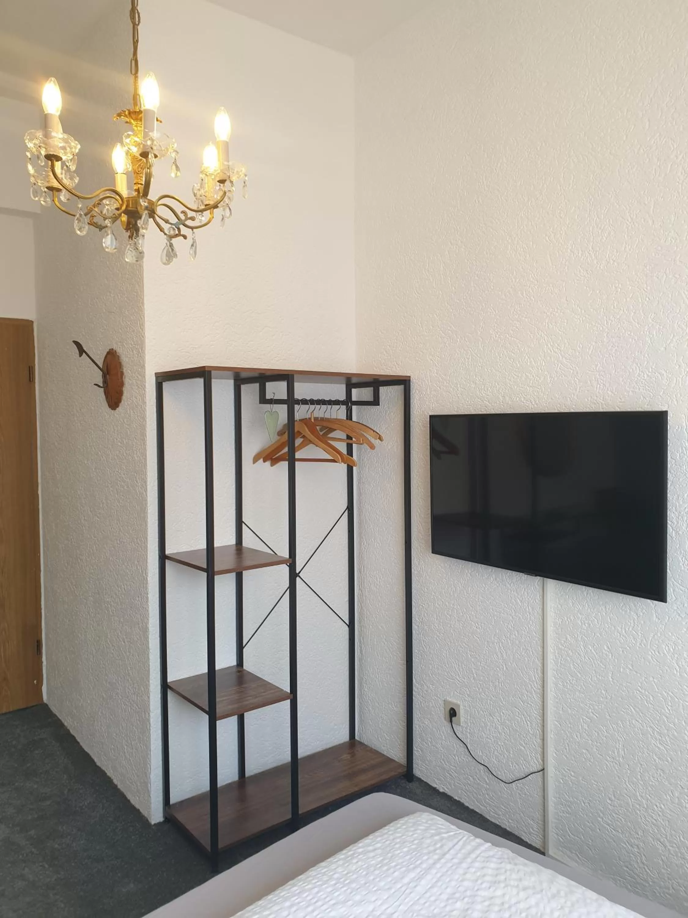 TV/Entertainment Center in Gasthof Drei Linden