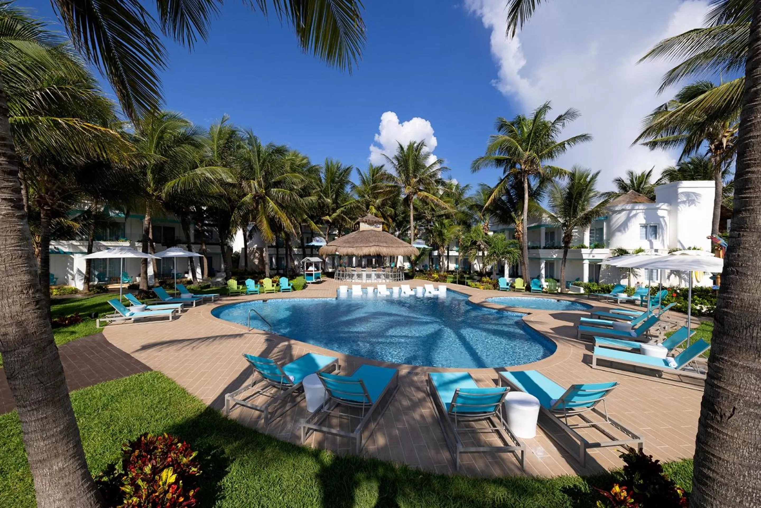 Swimming pool in Margaritaville Island Reserve Riviera Cancún - A Karisma All-Inclusive Experience for All