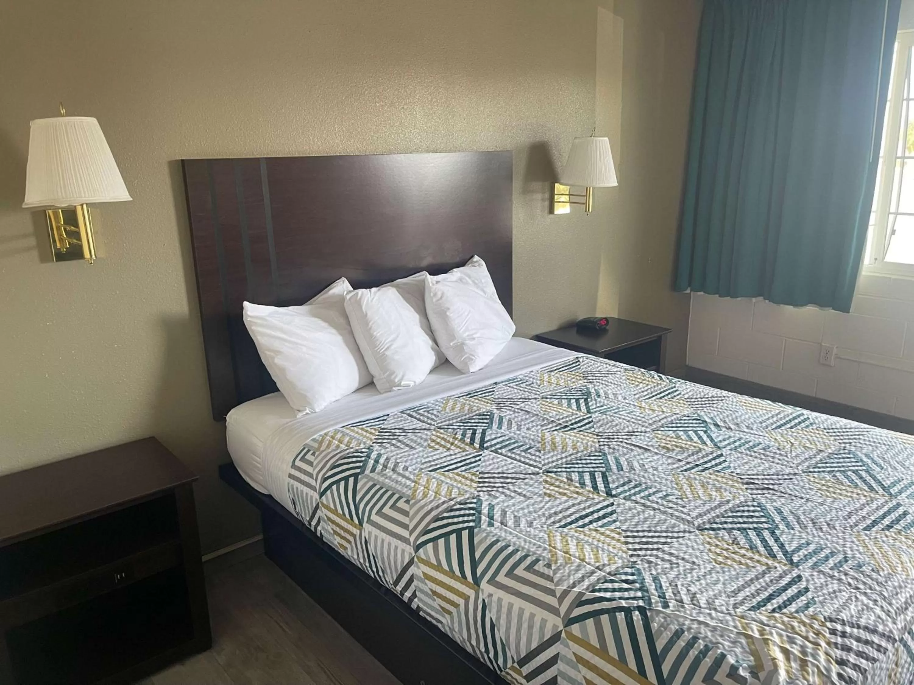 Bedroom, Bed in Motel 6 Hermiston OR Umatilla