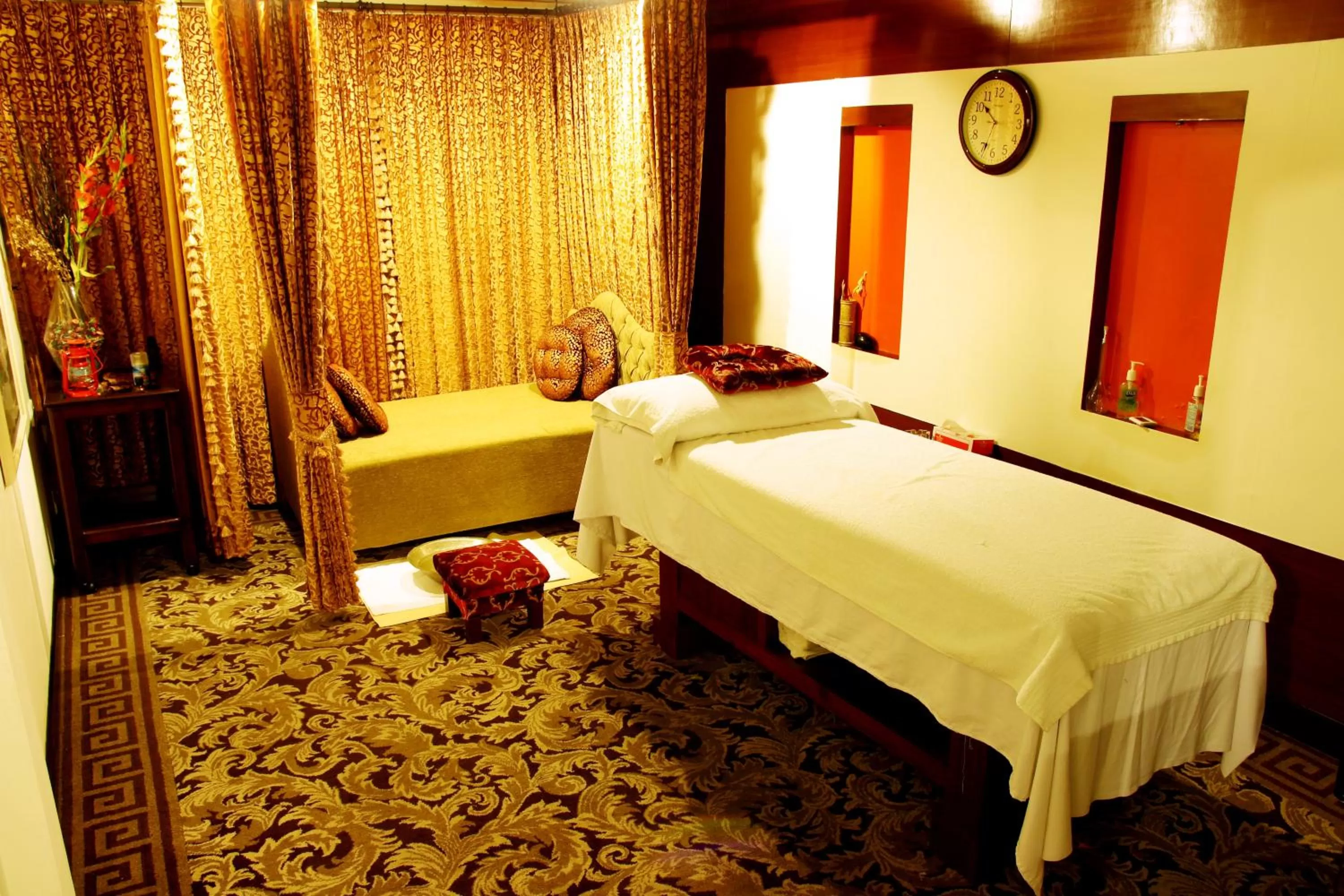 Ramada Plaza by Wyndham Karachi Airport Hotel