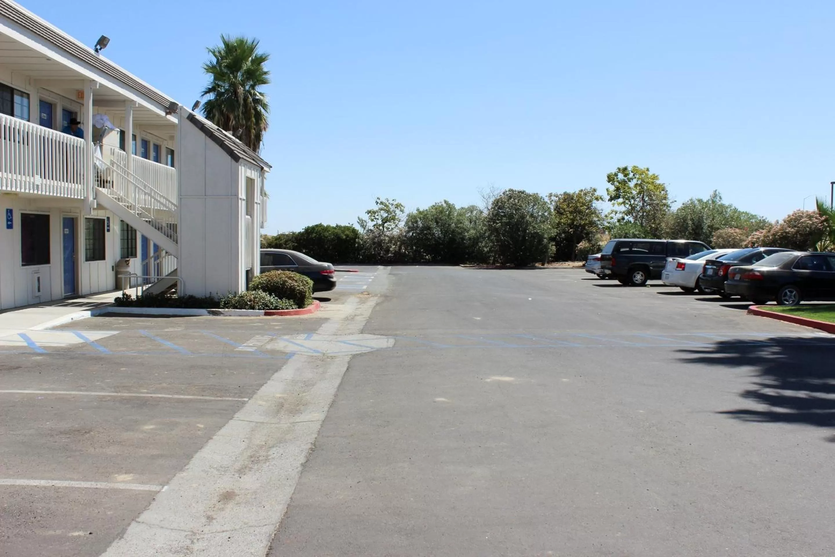 Property building in Motel 6-Coalinga, CA - East