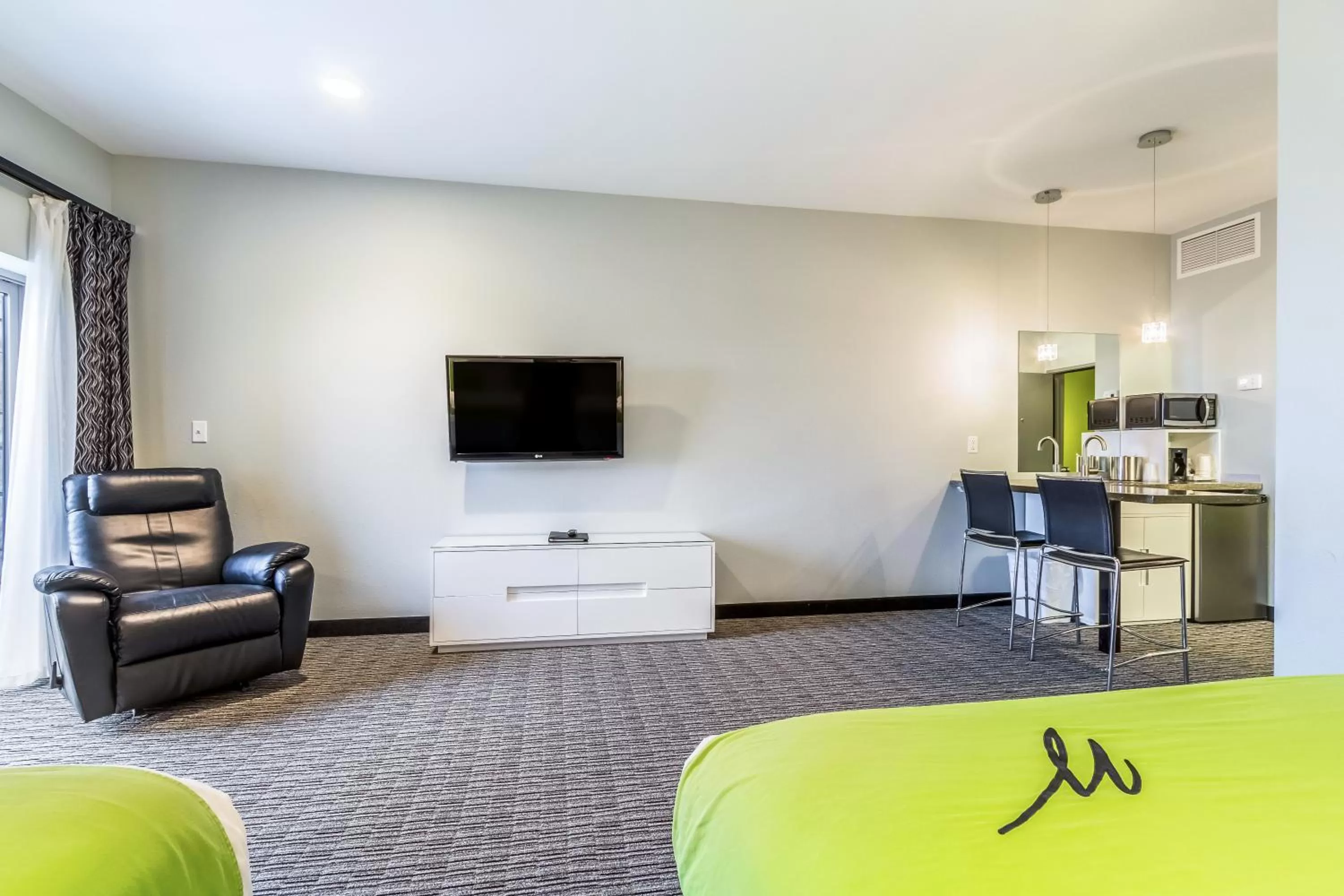 Bed in The Wallhouse Hotel, an Ascend Collection Hotel