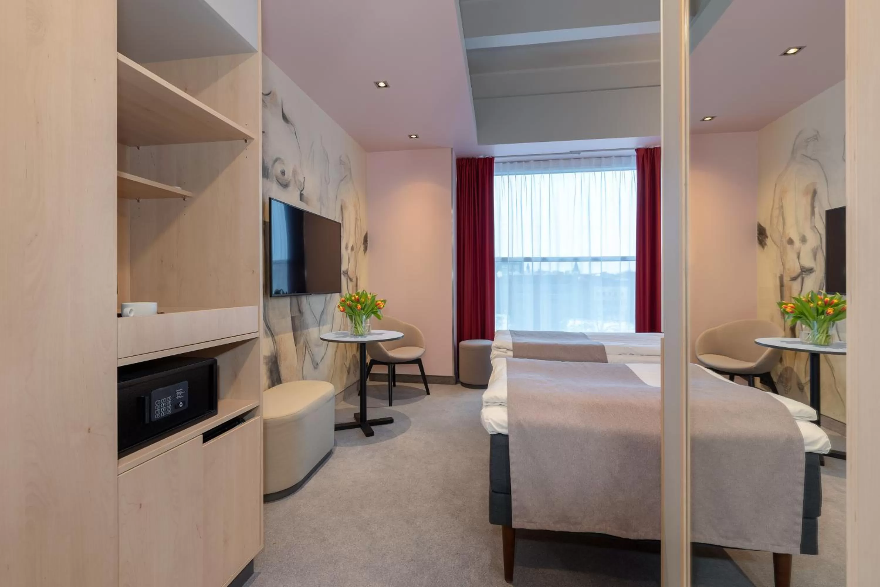 View (from property/room), Bed in Art Hotel Pallas by Tartuhotels