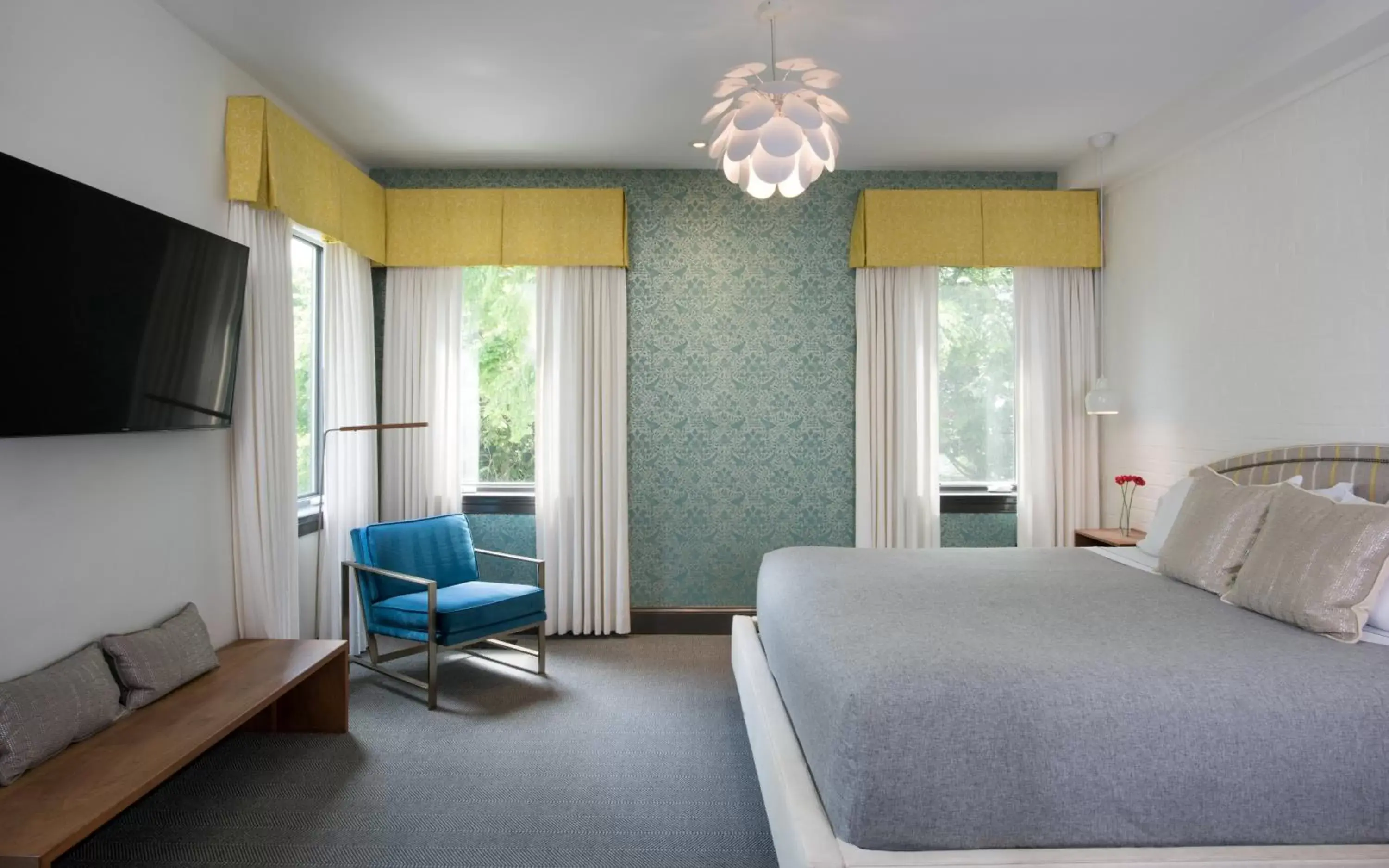 One-Bedroom Suite in The Poppy Georgetown Guesthouse and Gardens One-Bedroom Suite in The Poppy Georgetown Guesthouse and Gardens