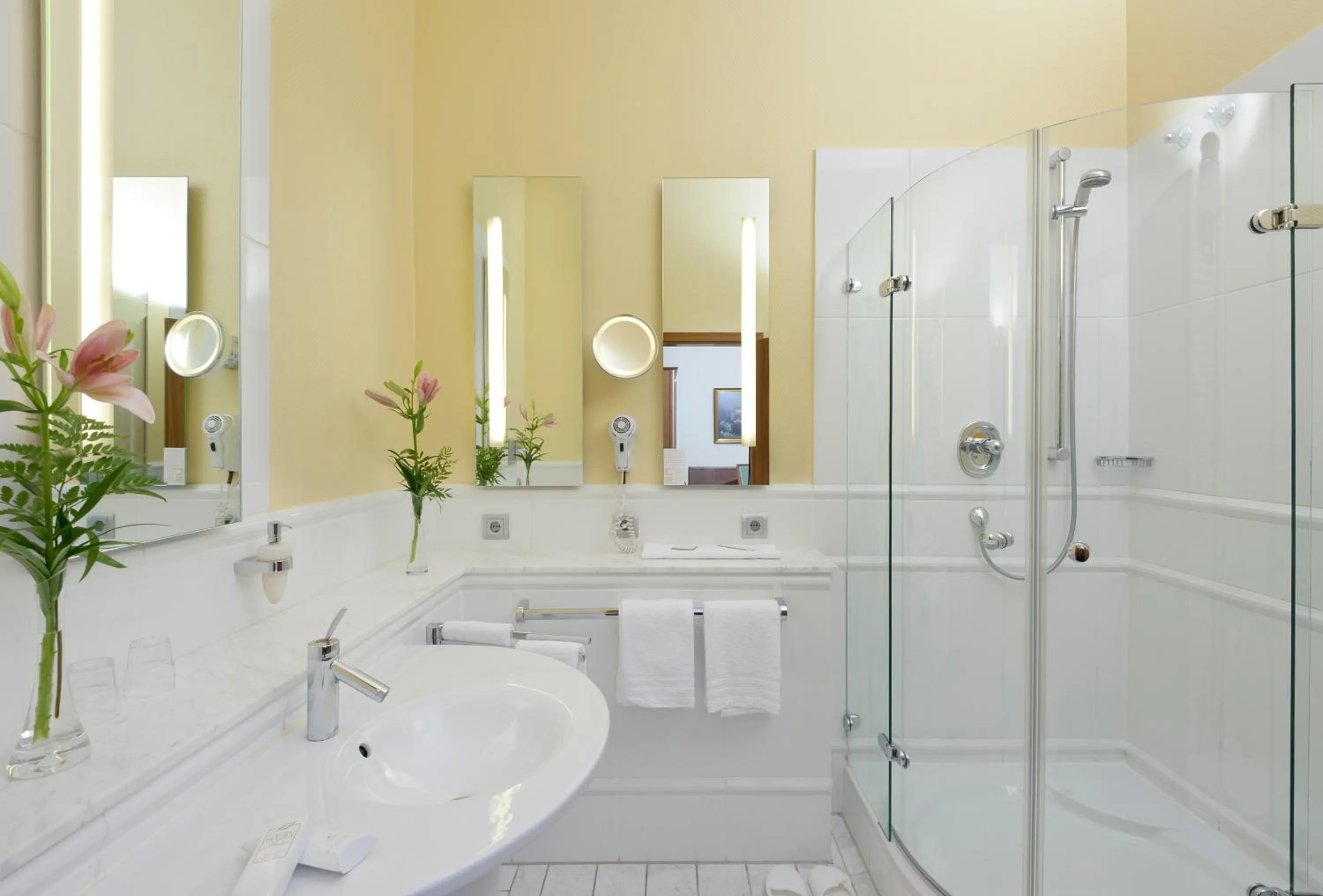 Bathroom in Victoria Hotel