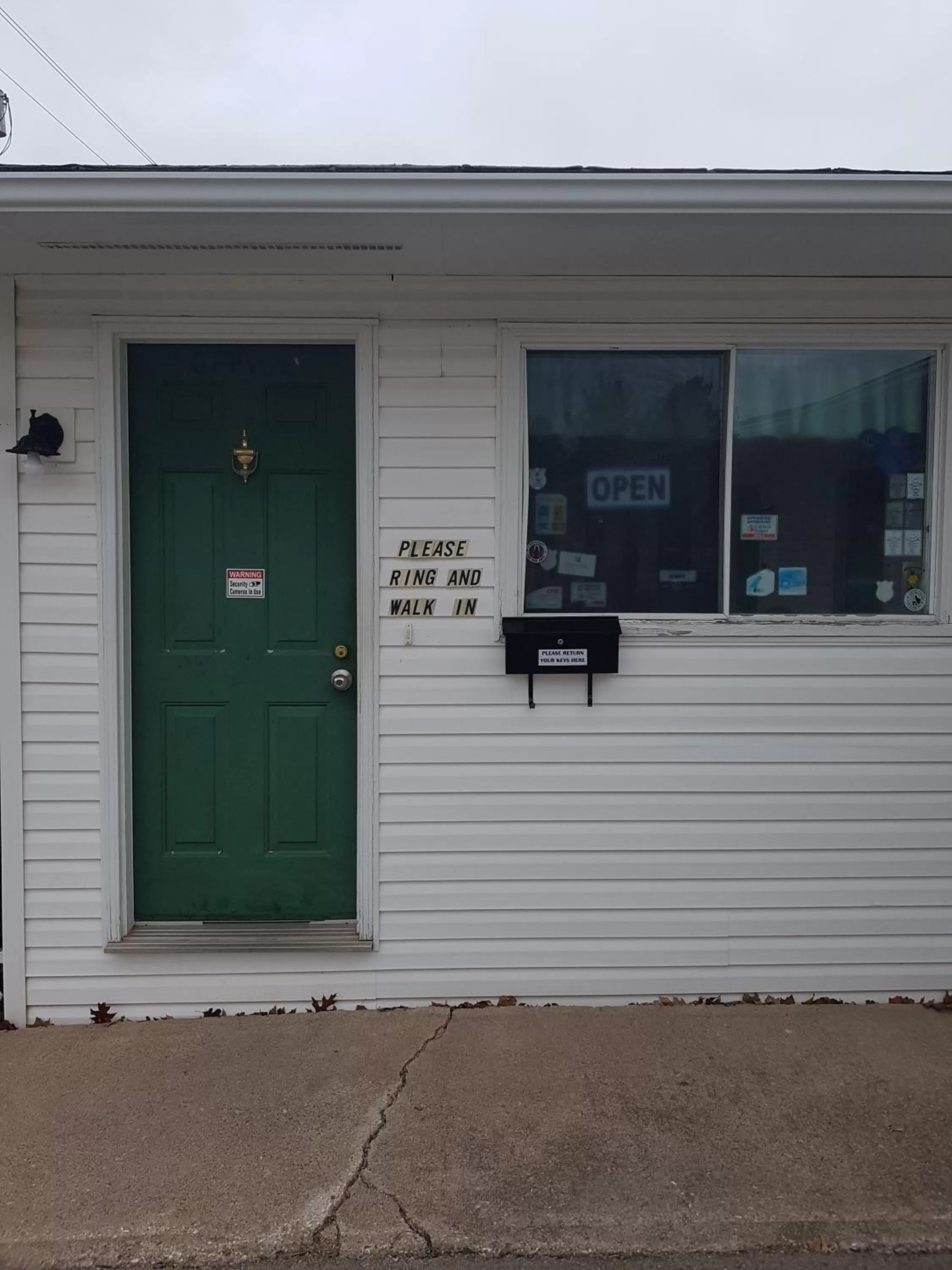 Covered Bridge Inn & Suites