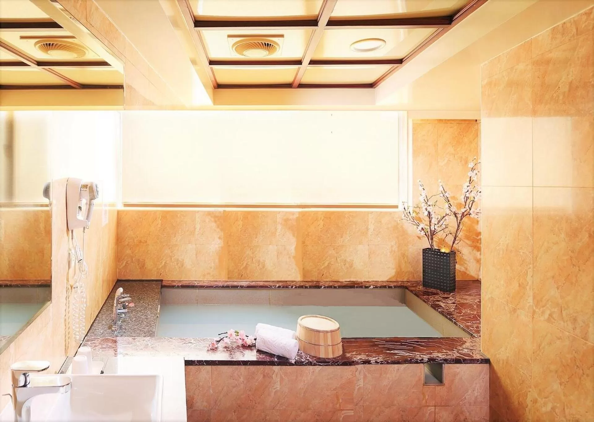 Hot Spring Bath in Chyuan Du Spring Resort