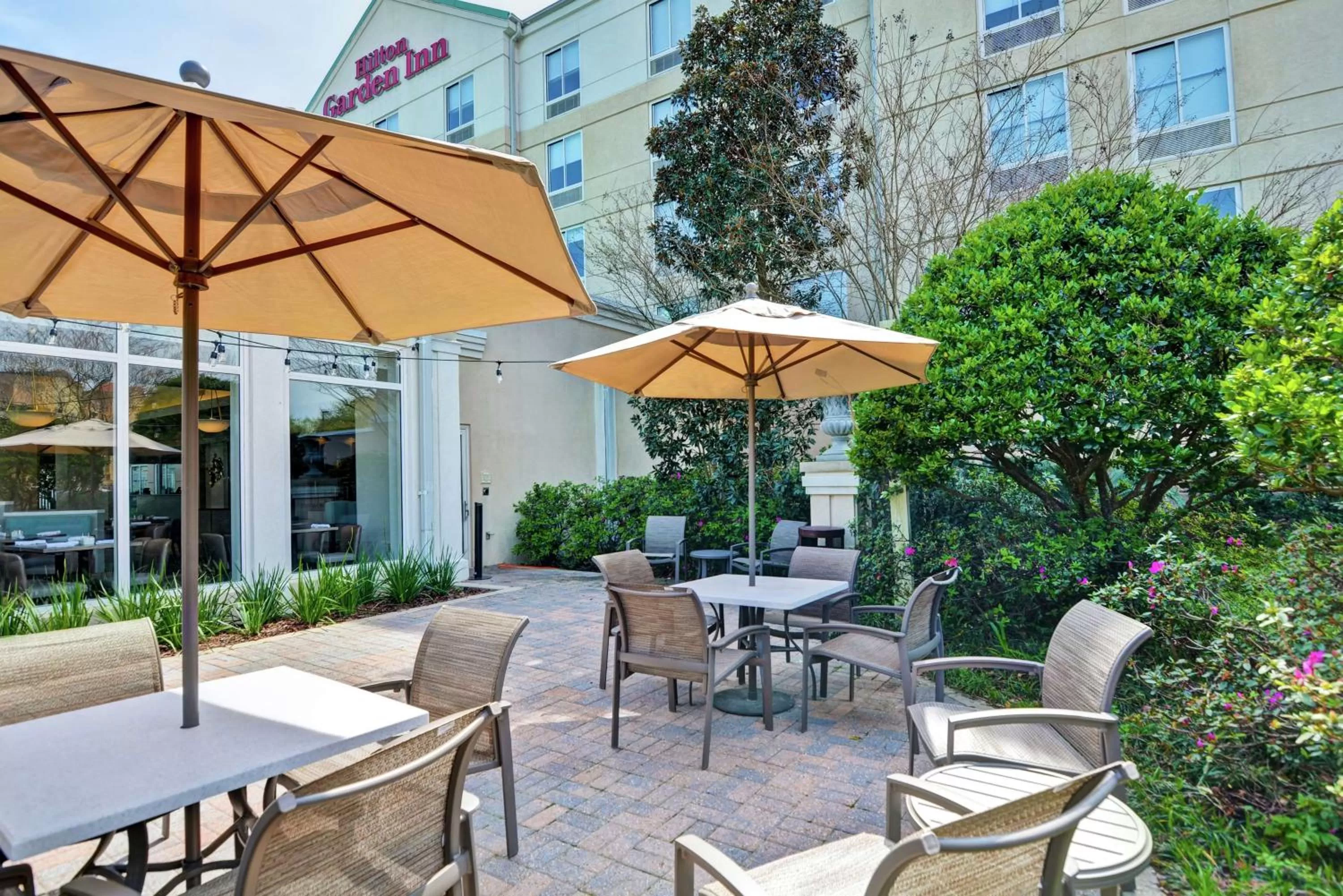 Patio in Hilton Garden Inn Mobile East Bay / Daphne
