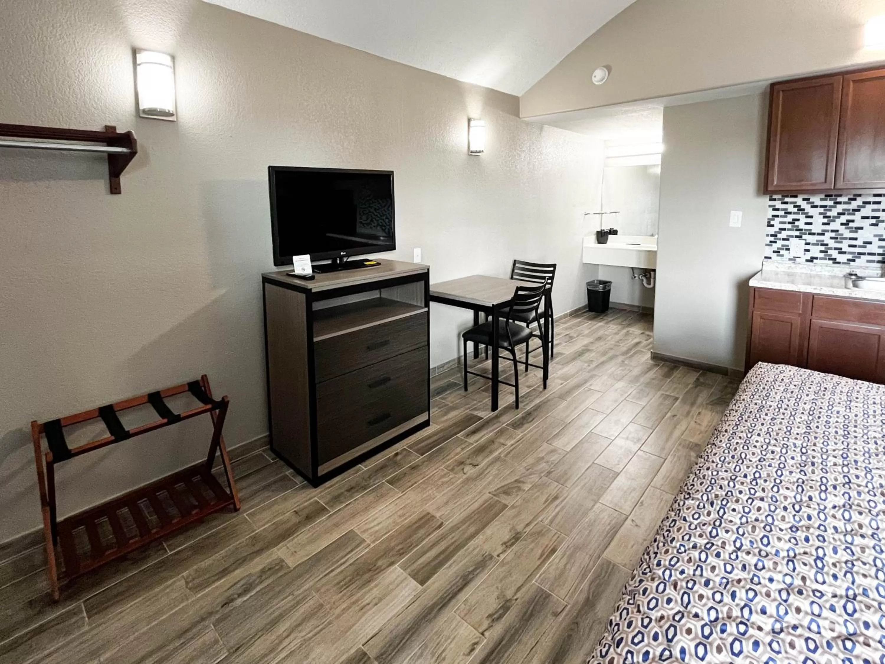 TV/Entertainment Center in Studio 6 Suites Rockport, TX