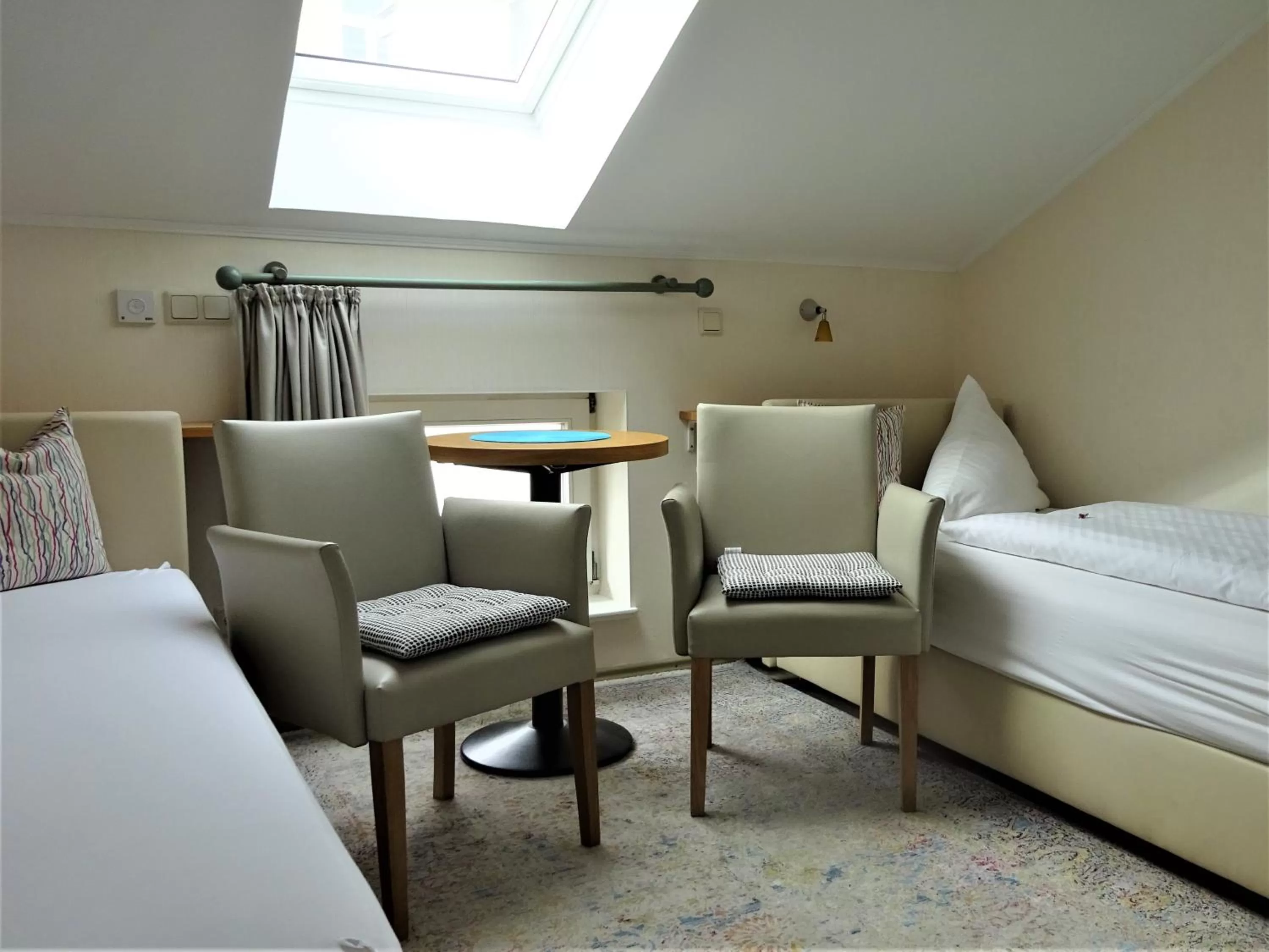 Bed, Seating Area in Pension Zur Fährbrücke