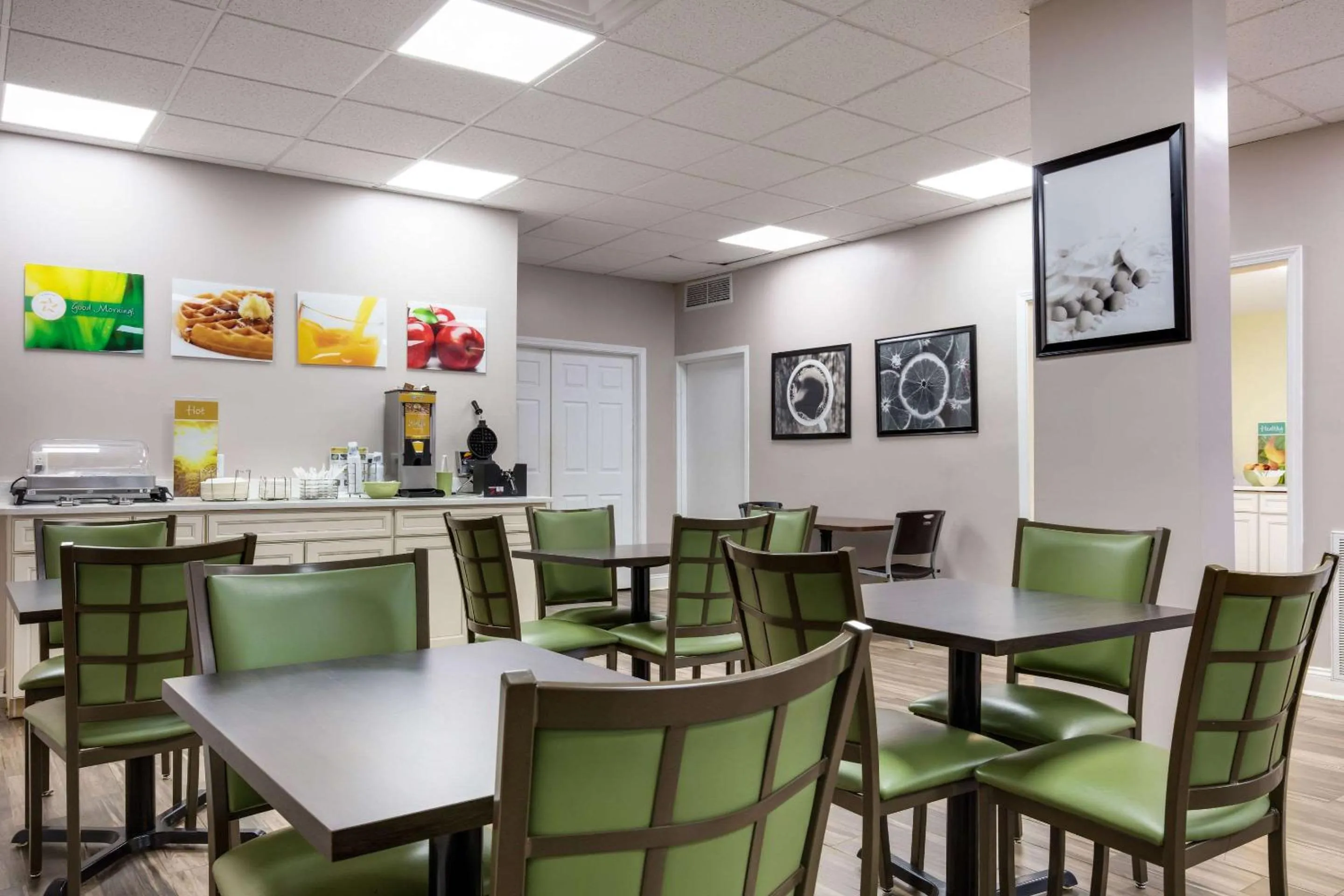 Restaurant/places to eat in Quality Inn Starkville near University