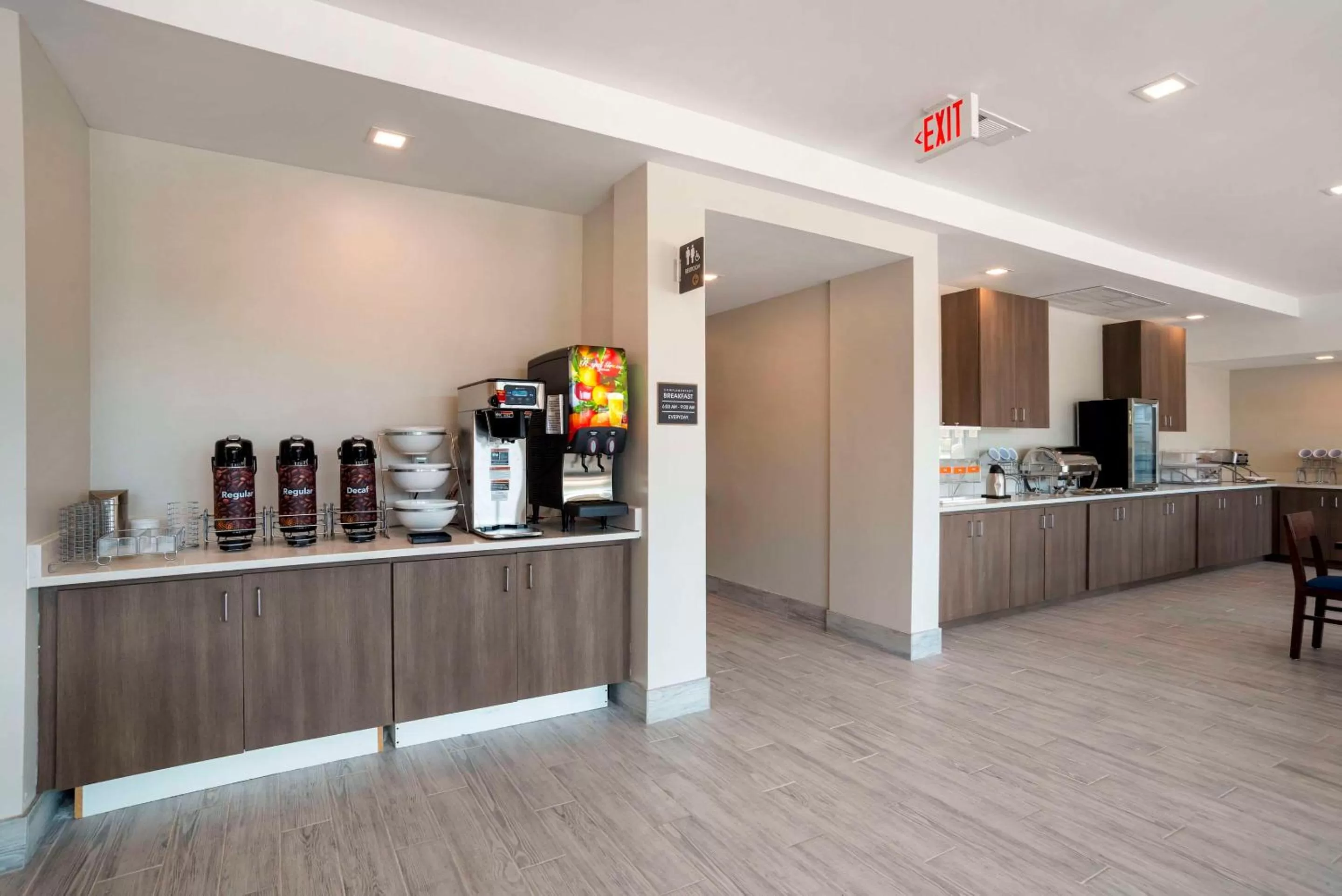 Breakfast in Comfort Inn & Suites Destin near Henderson Beach