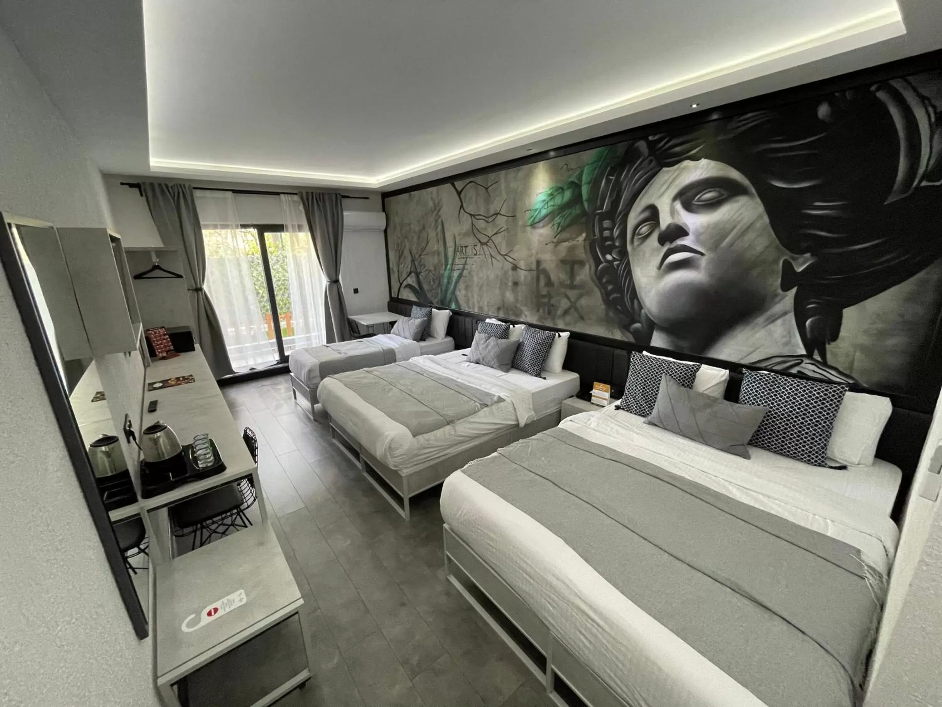 Family Suite with Balcony in Melanj Airport Hotel Family Suite with Balcony in Melanj Airport Hotel