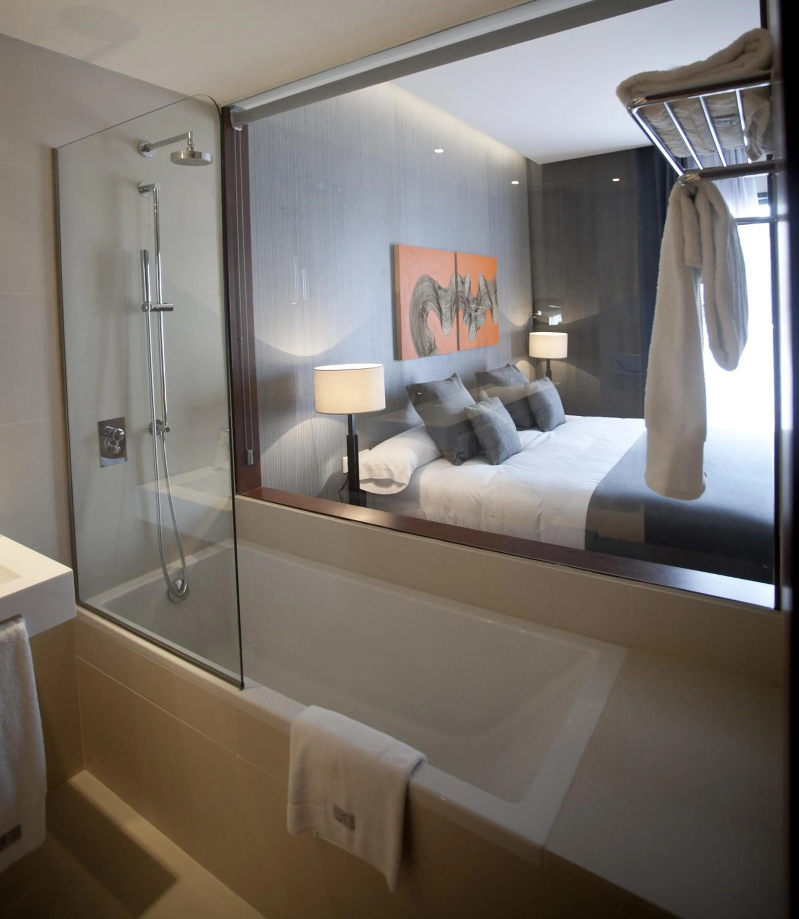 Photo of the whole room, Bed in Hotel Carris Marineda