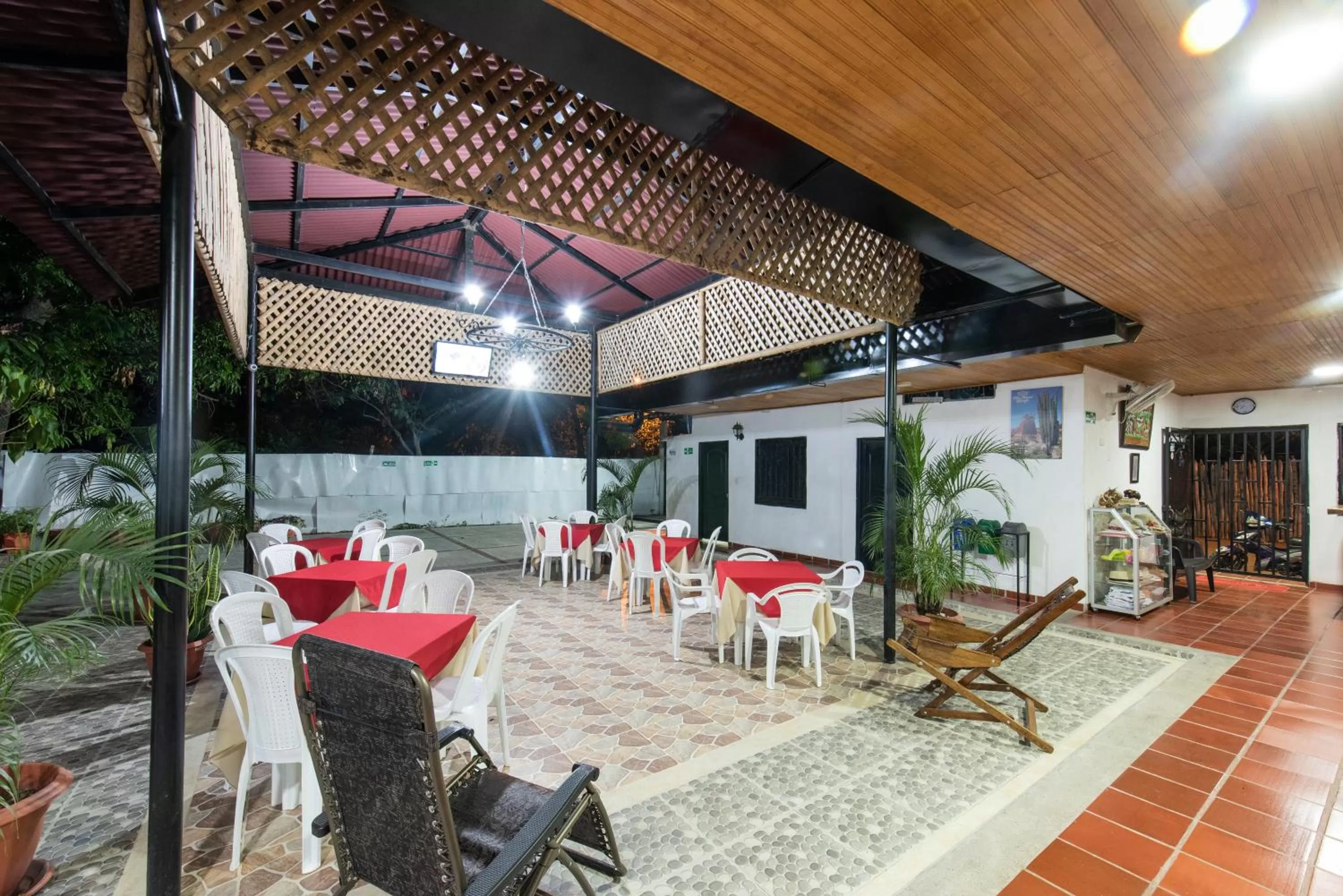 Restaurant/Places to Eat in Hotel Colonial Villavieja