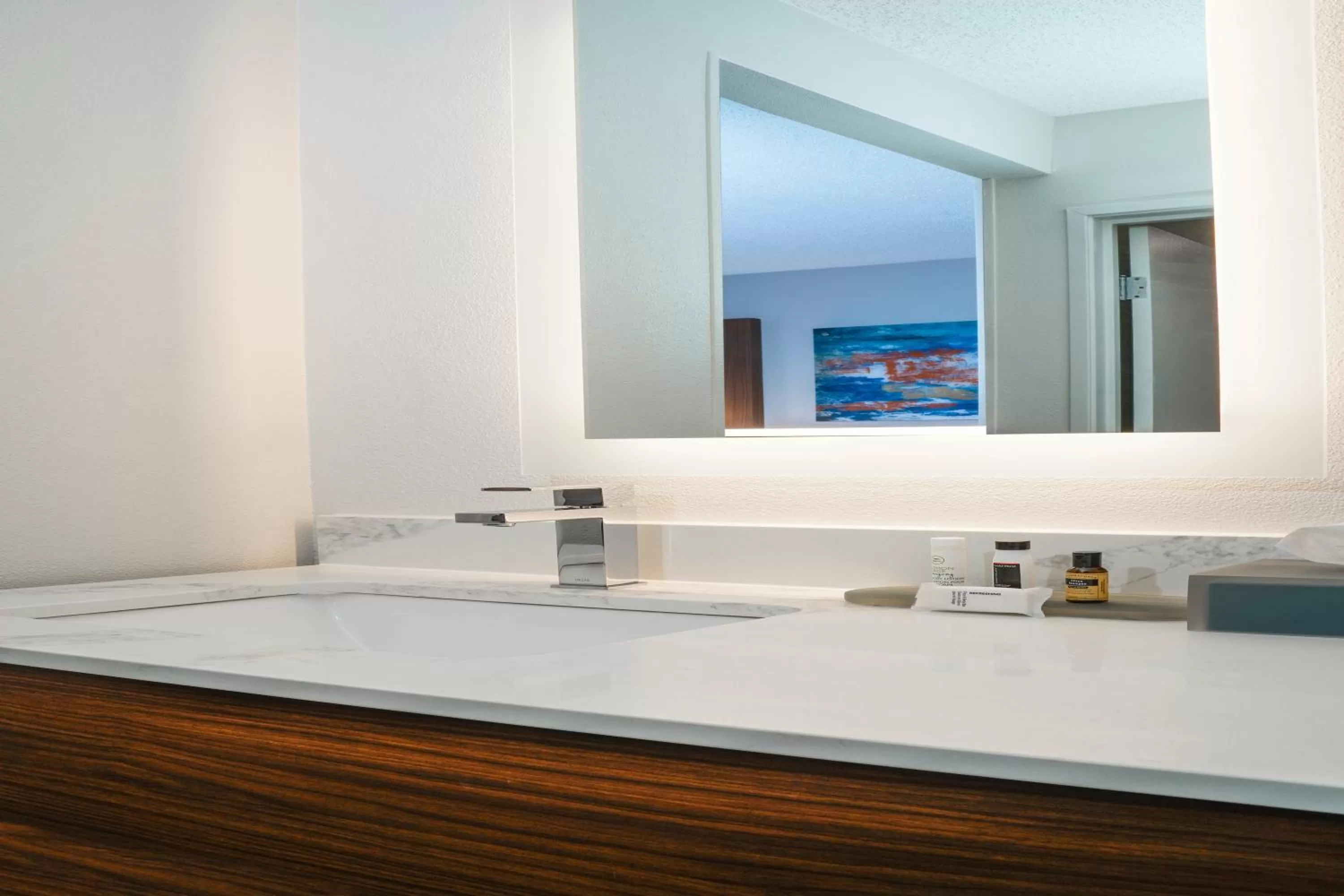 Bathroom in La Quinta by Wyndham Nashville Airport