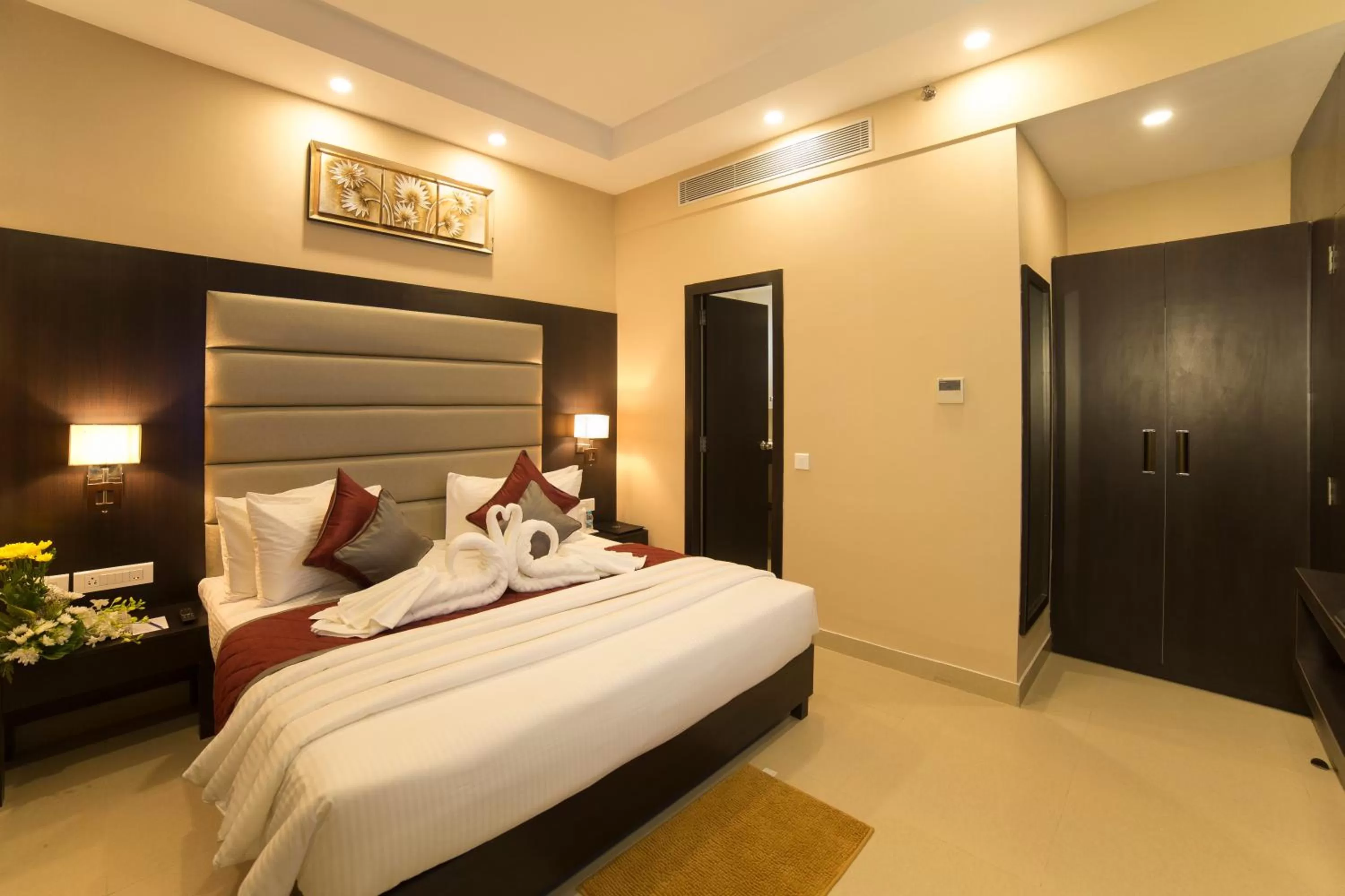 Bedroom, Room Photo in Golden Tulip Saltlake Kolkata