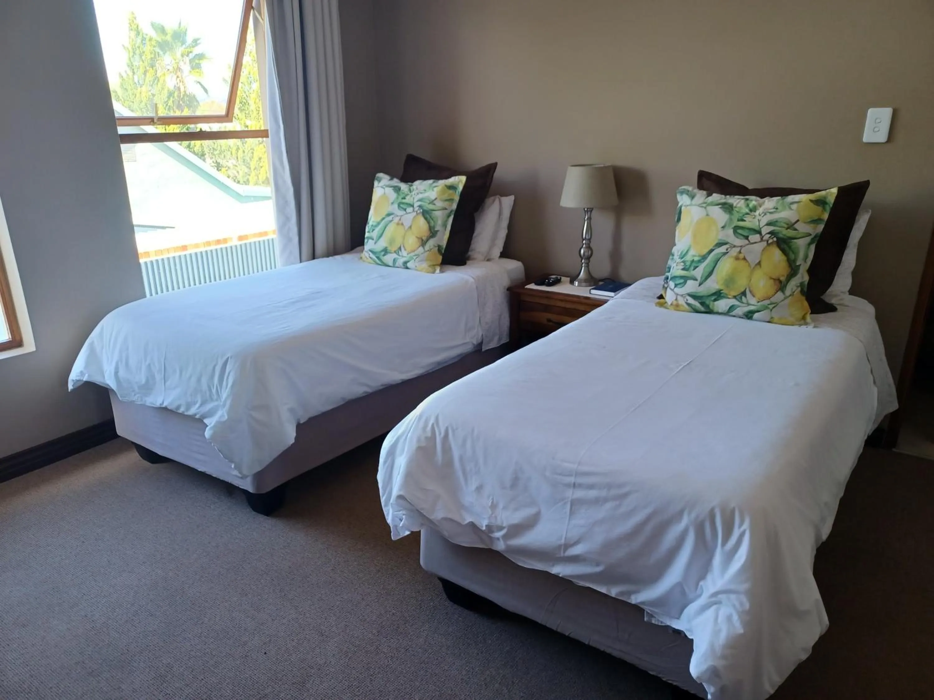 Bed in Karoo Sun Guest House