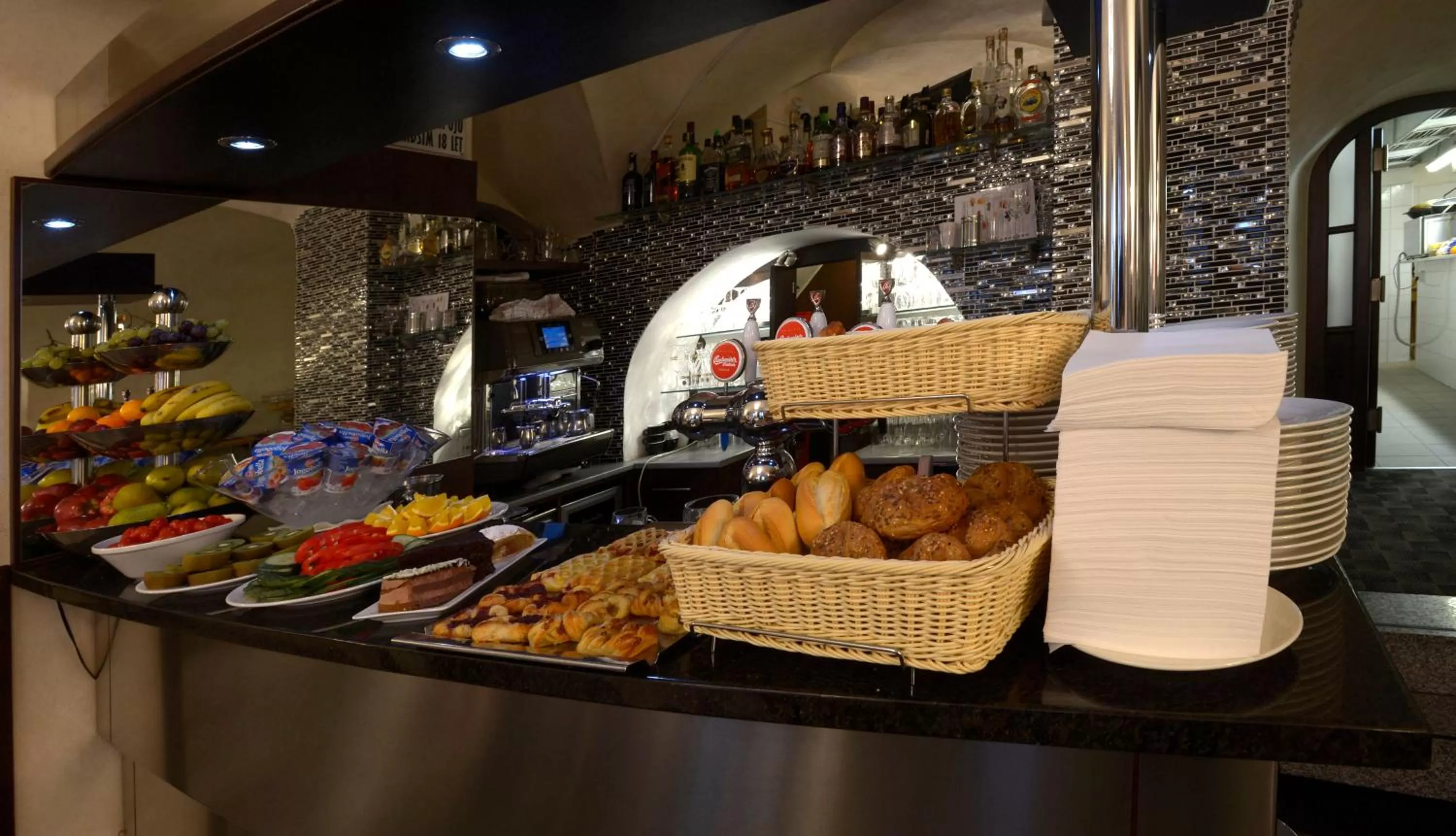 Food and drinks in Hotel Grand