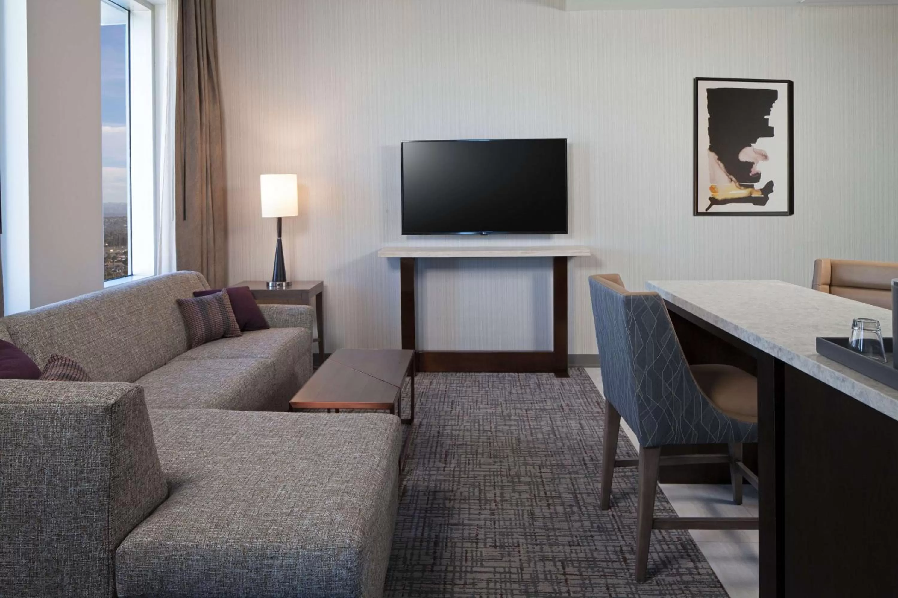 Living room in H Hotel Los Angeles, Curio Collection By Hilton