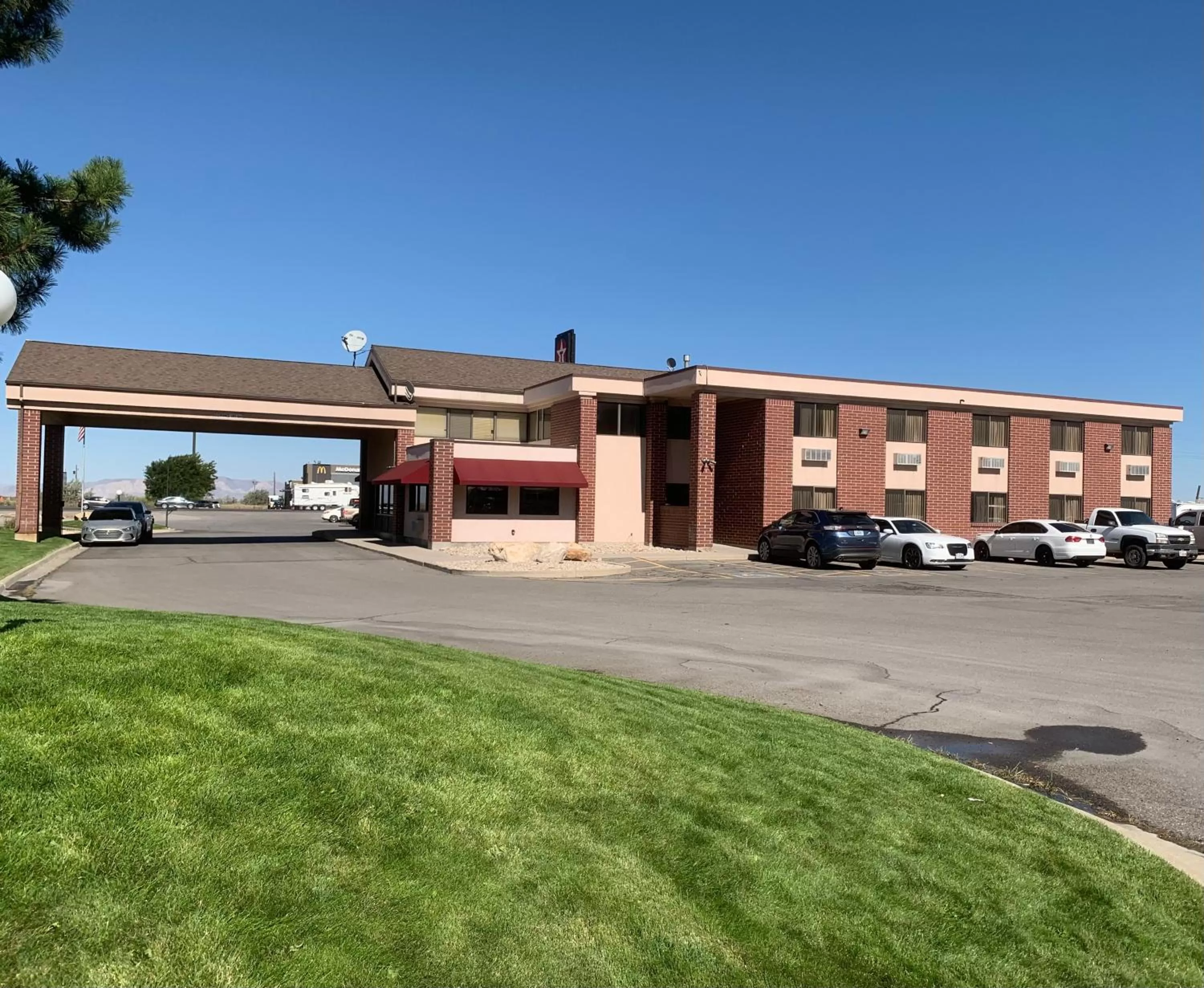 Days Inn by Wyndham Lake Point