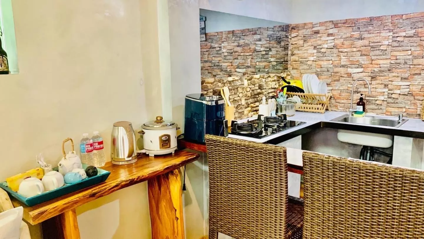 kitchen in Hidden of Cailan Inn