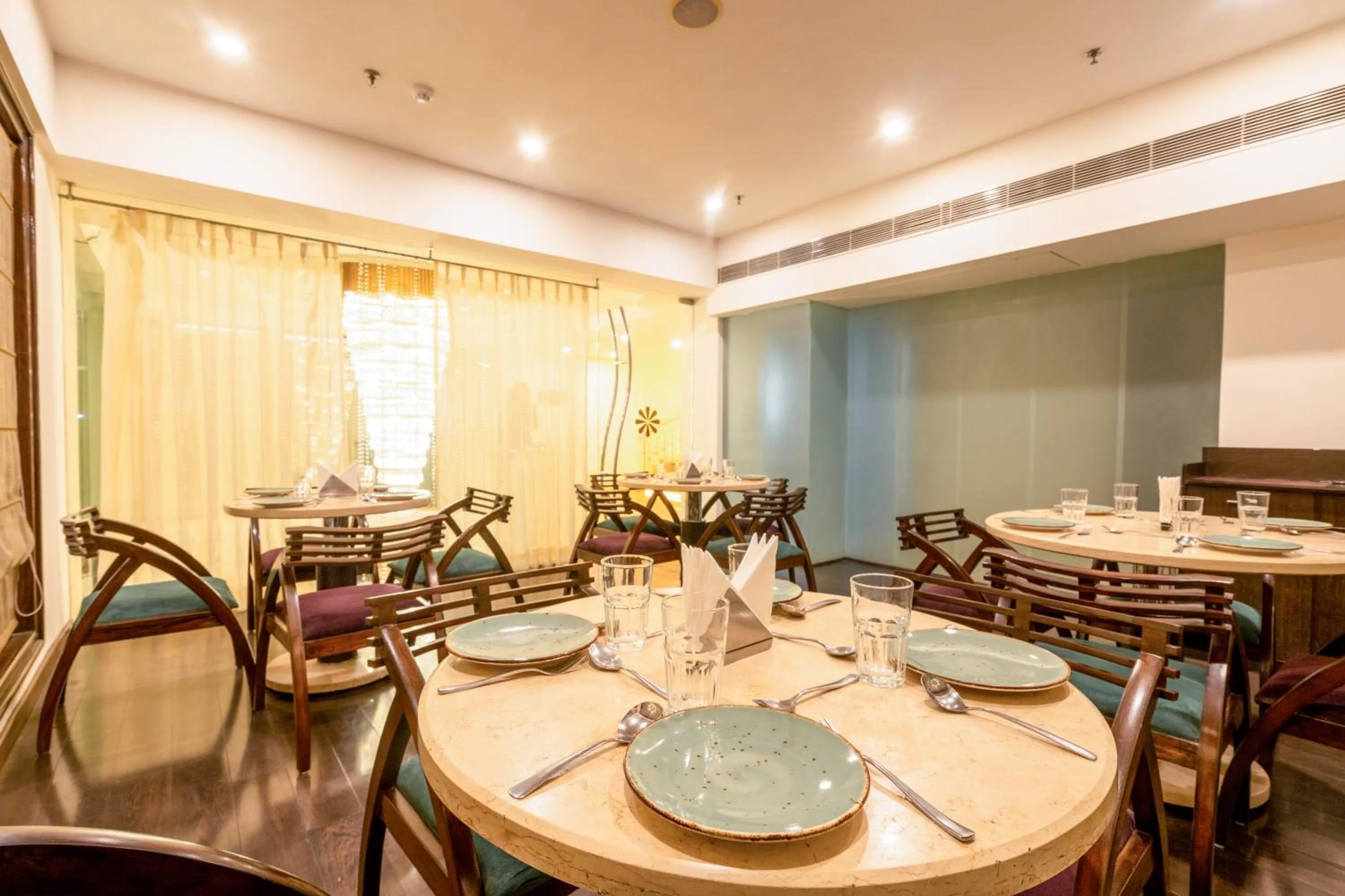 Restaurant/places to eat in Best Western Merrion