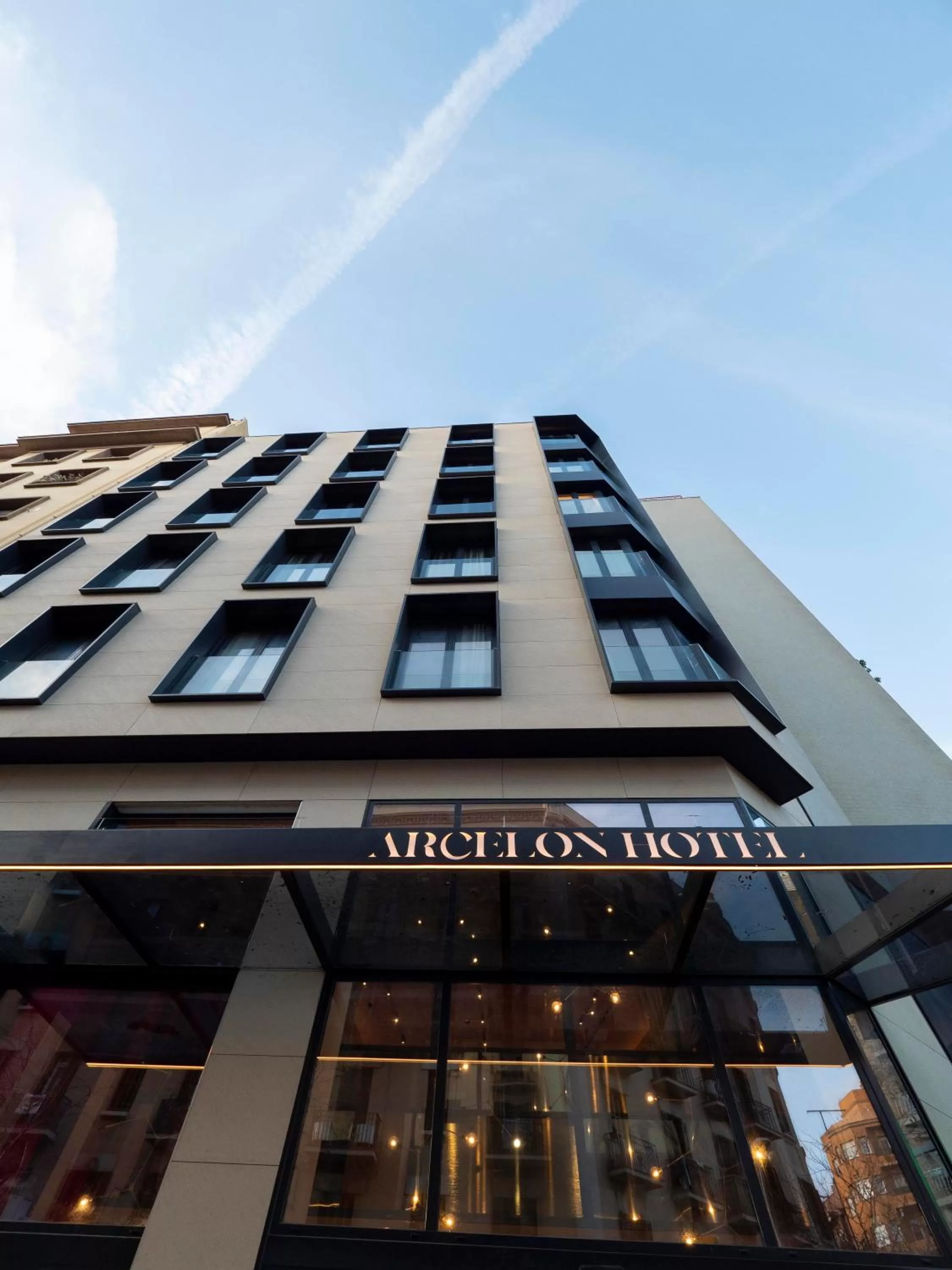 Property Building in Arcelon Hotel! New Opening! Nueva apertura 2023!