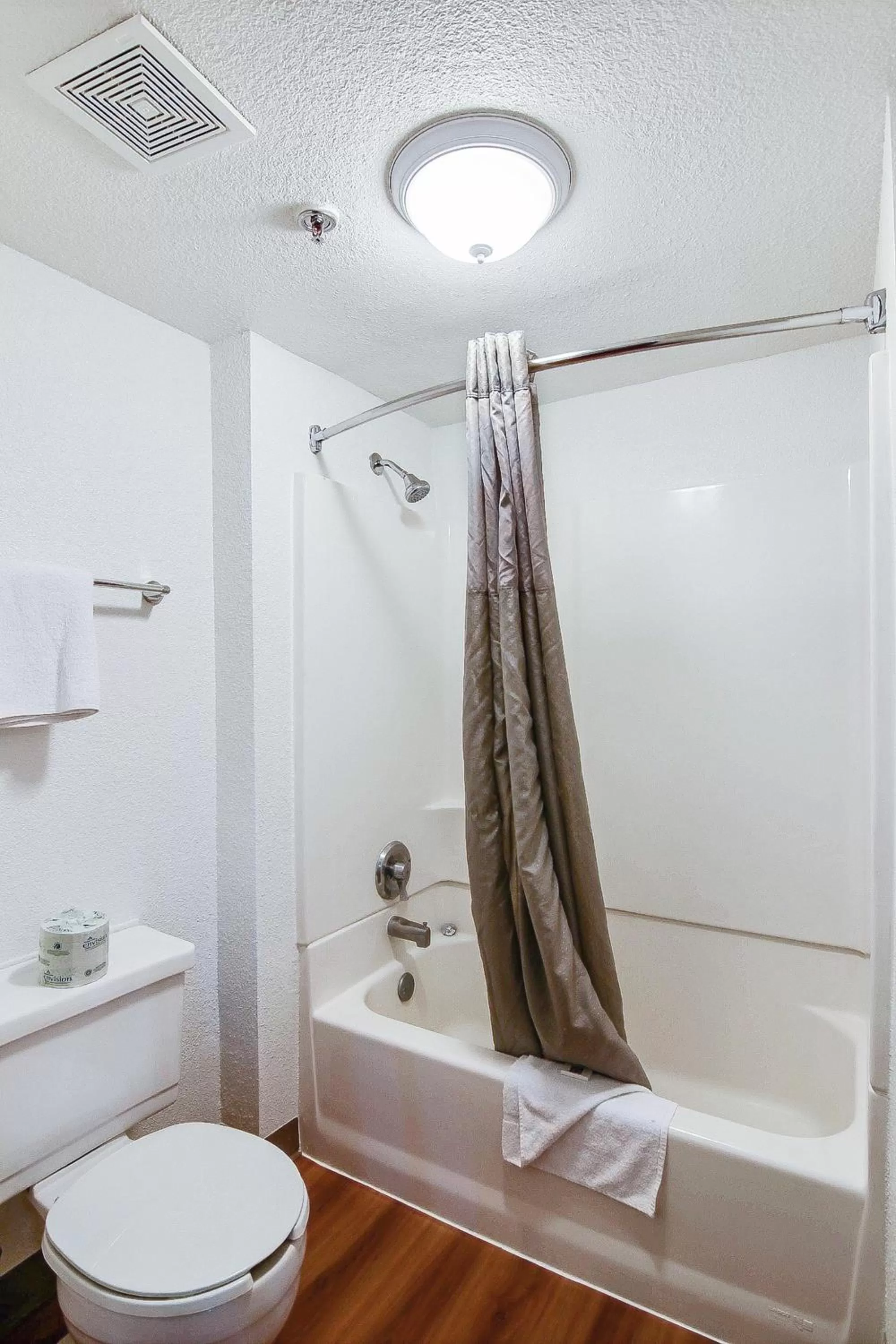 Shower in Motel 6-Ventura, CA - South
