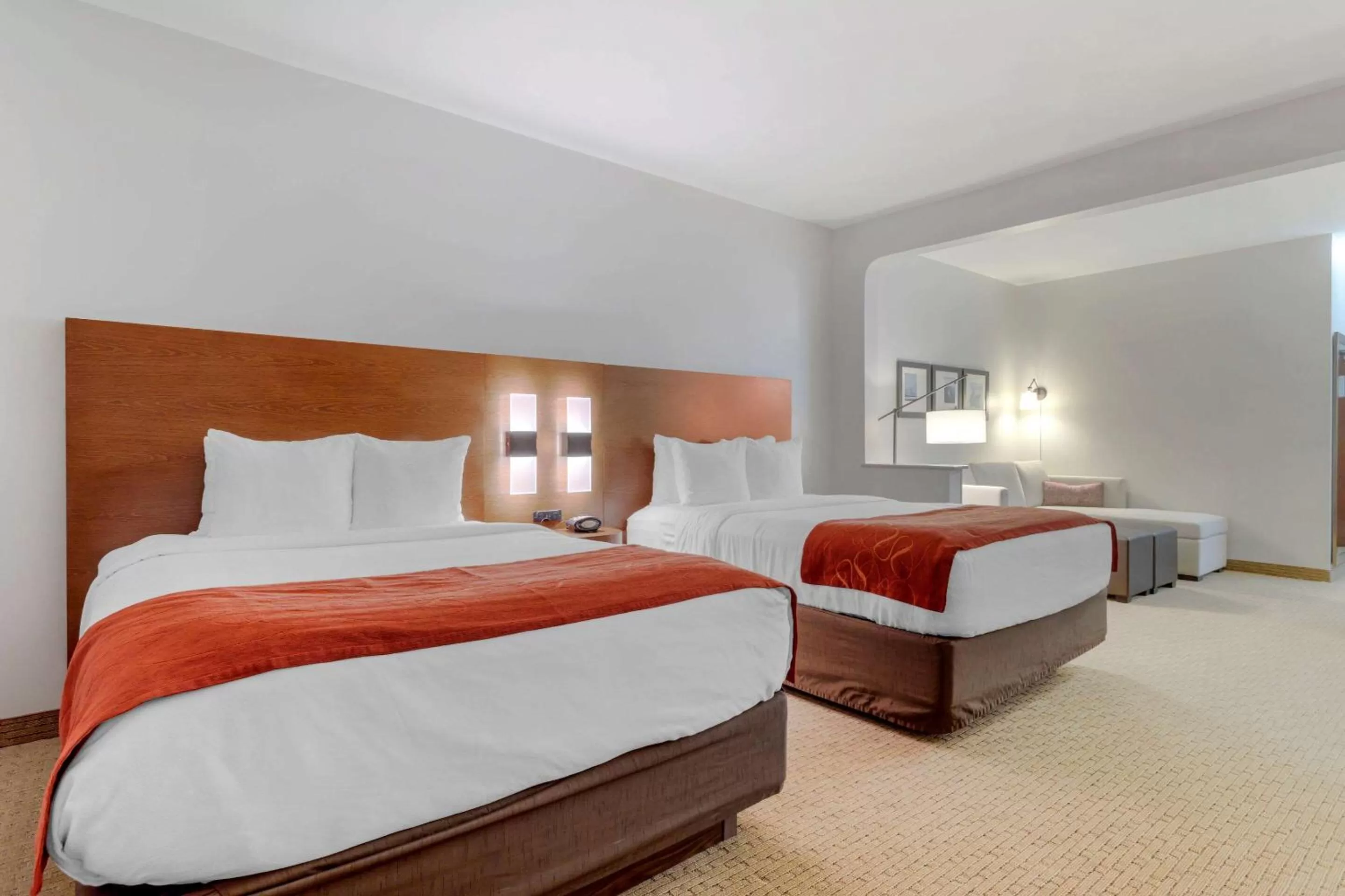 Bedroom in Comfort Suites La Porte - Baytown