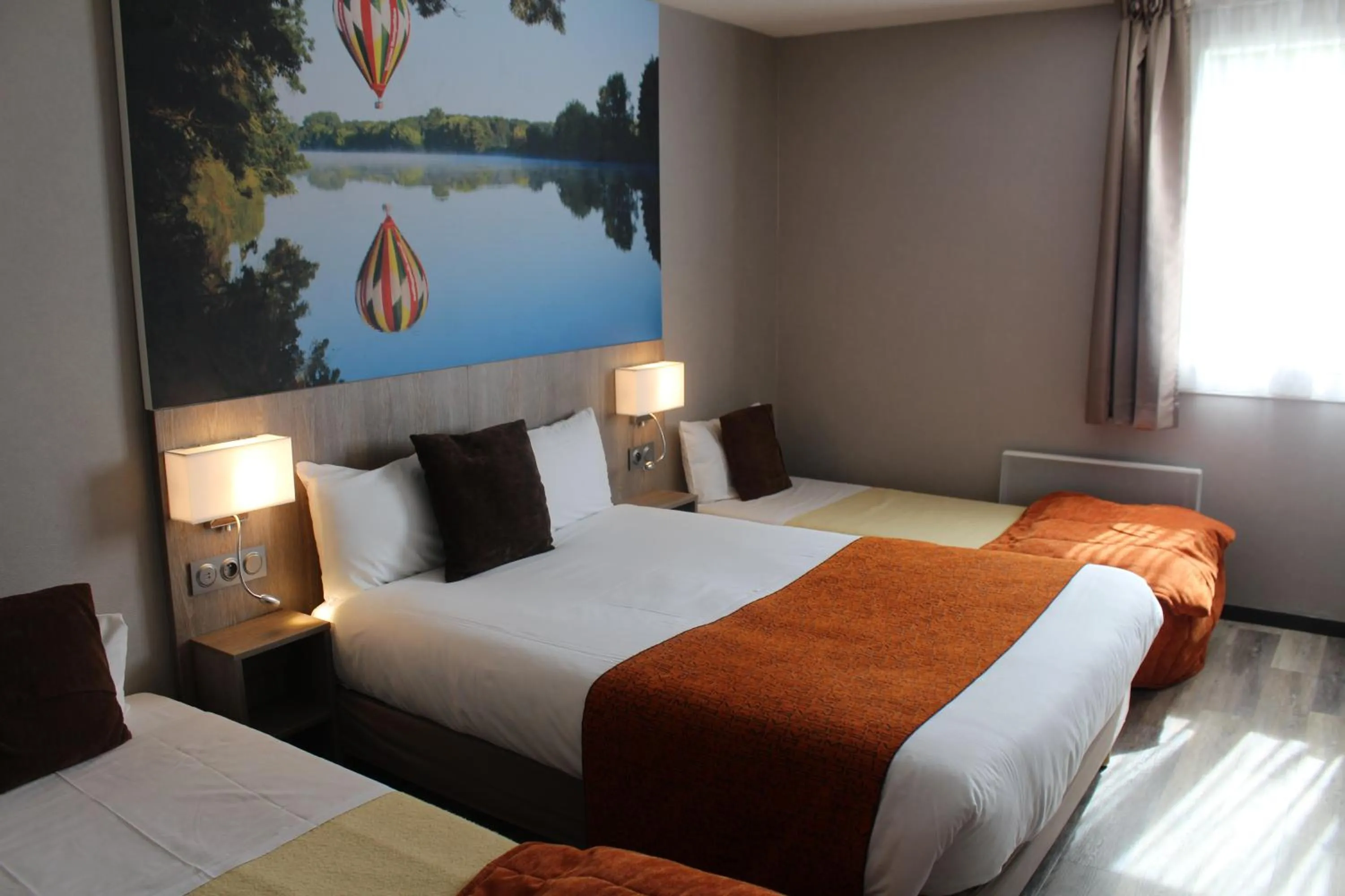 Bed in The Originals City, Hôtel La Terrasse, Tours Nord